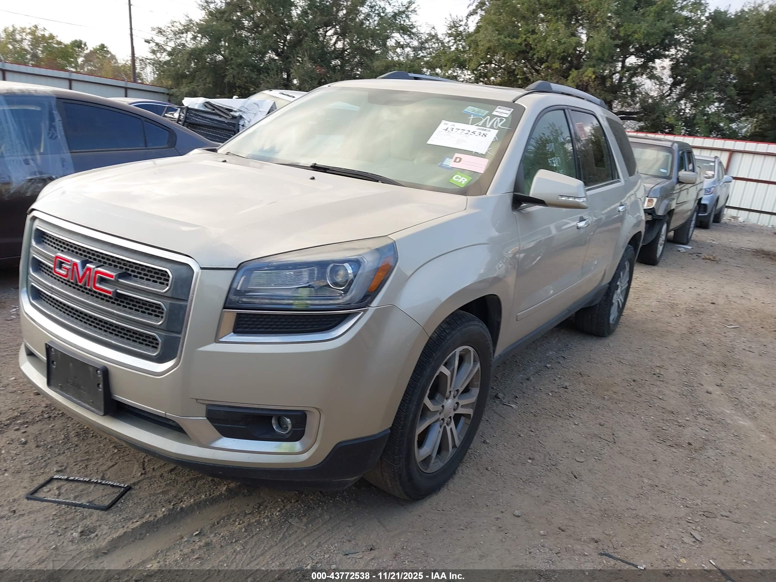 GMC ACADIA image 6