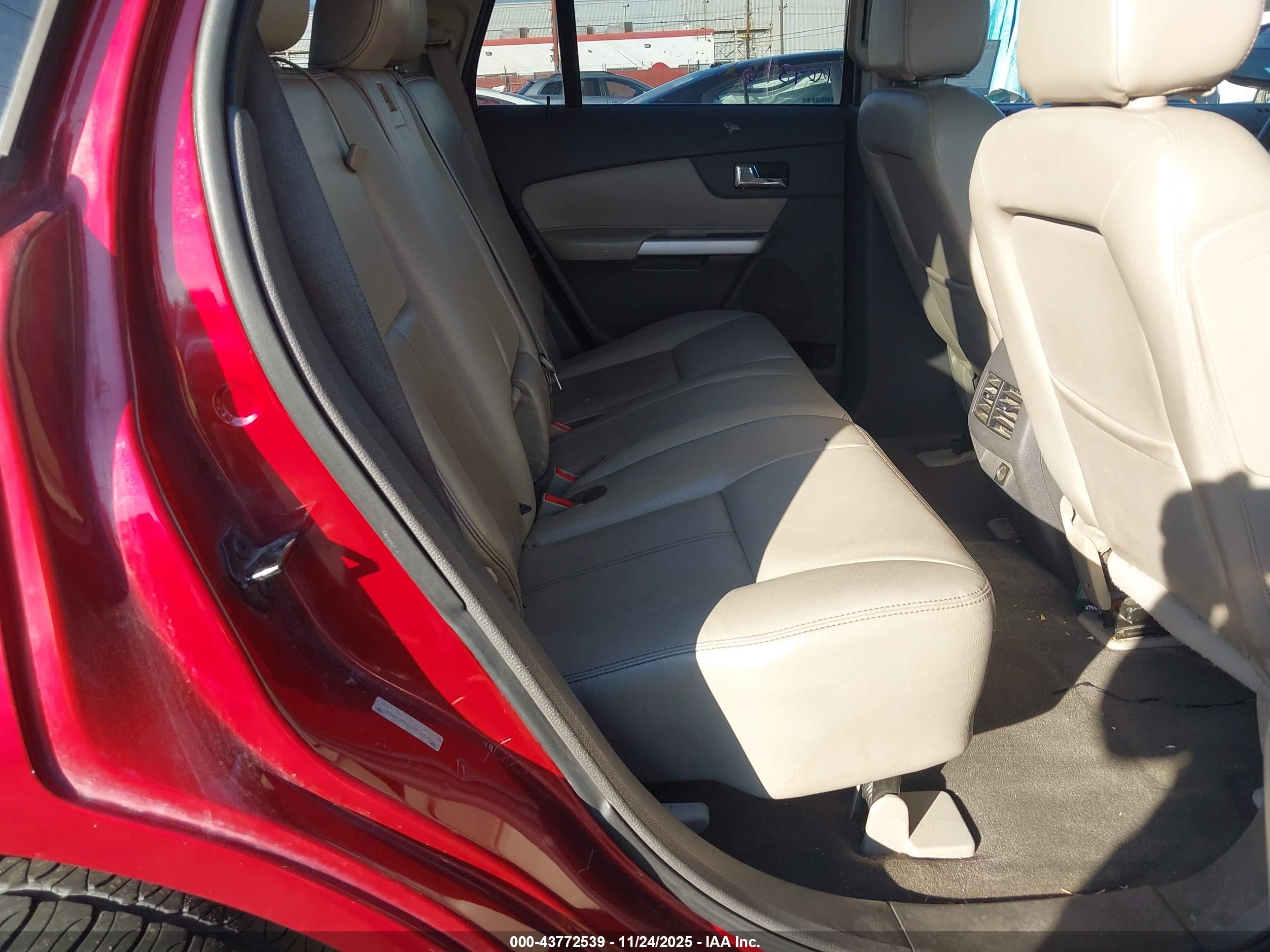 FORD EDGE image 8