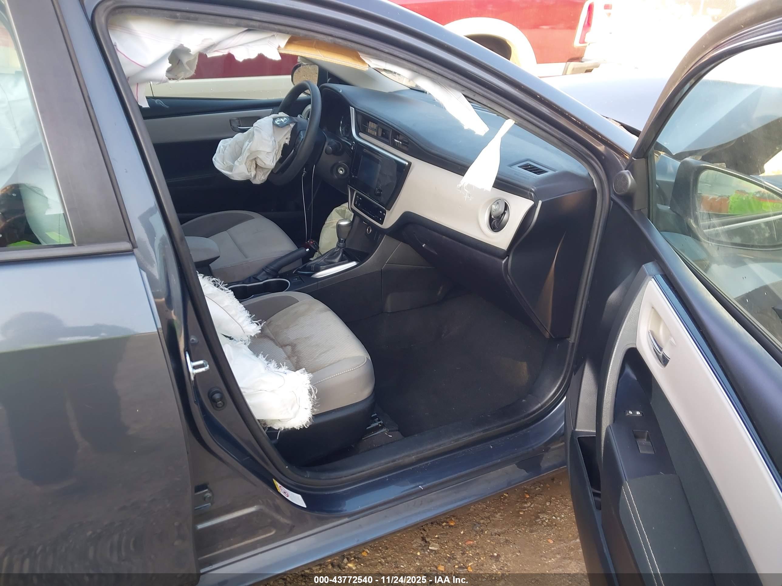 TOYOTA COROLLA image 5