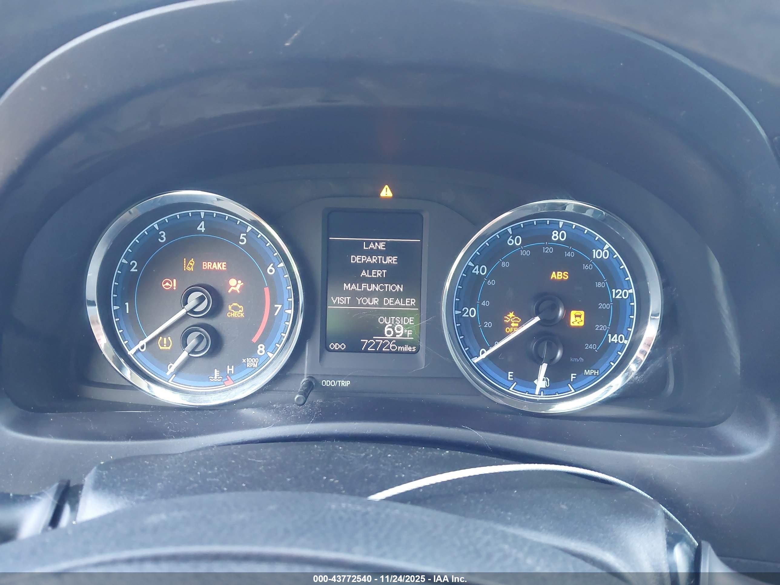 TOYOTA COROLLA image 7