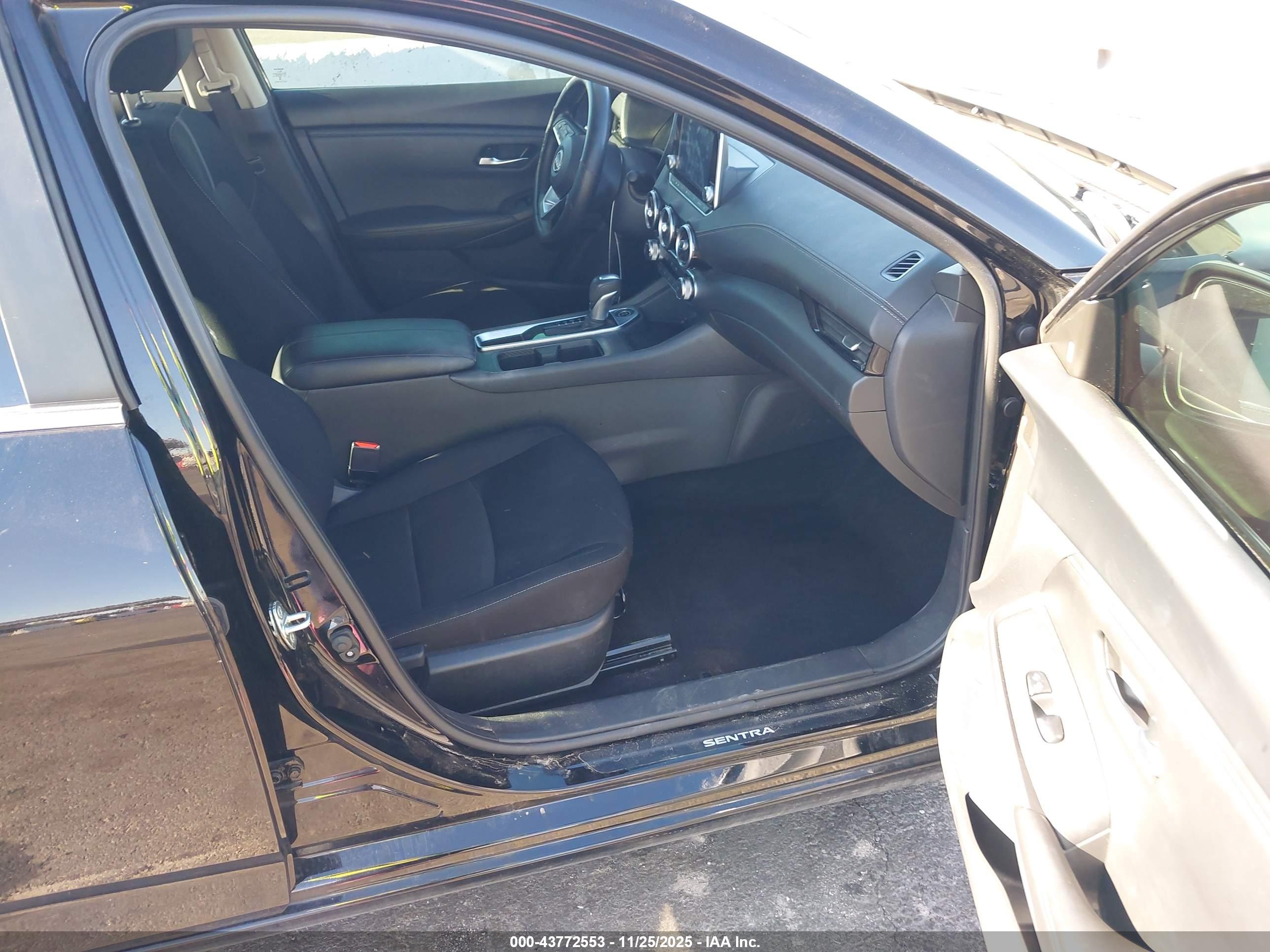 NISSAN SENTRA image 5