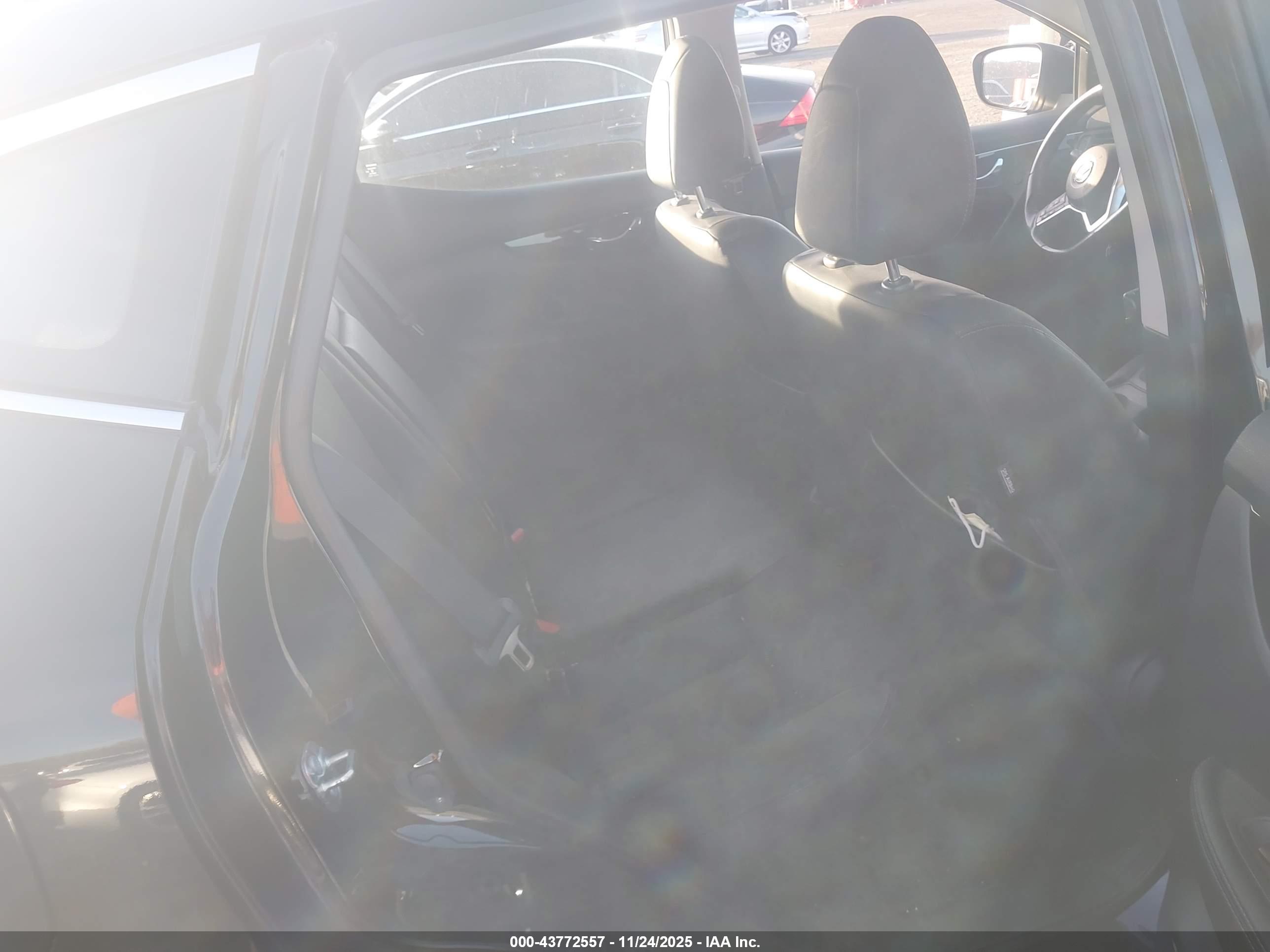NISSAN ROGUE image 8