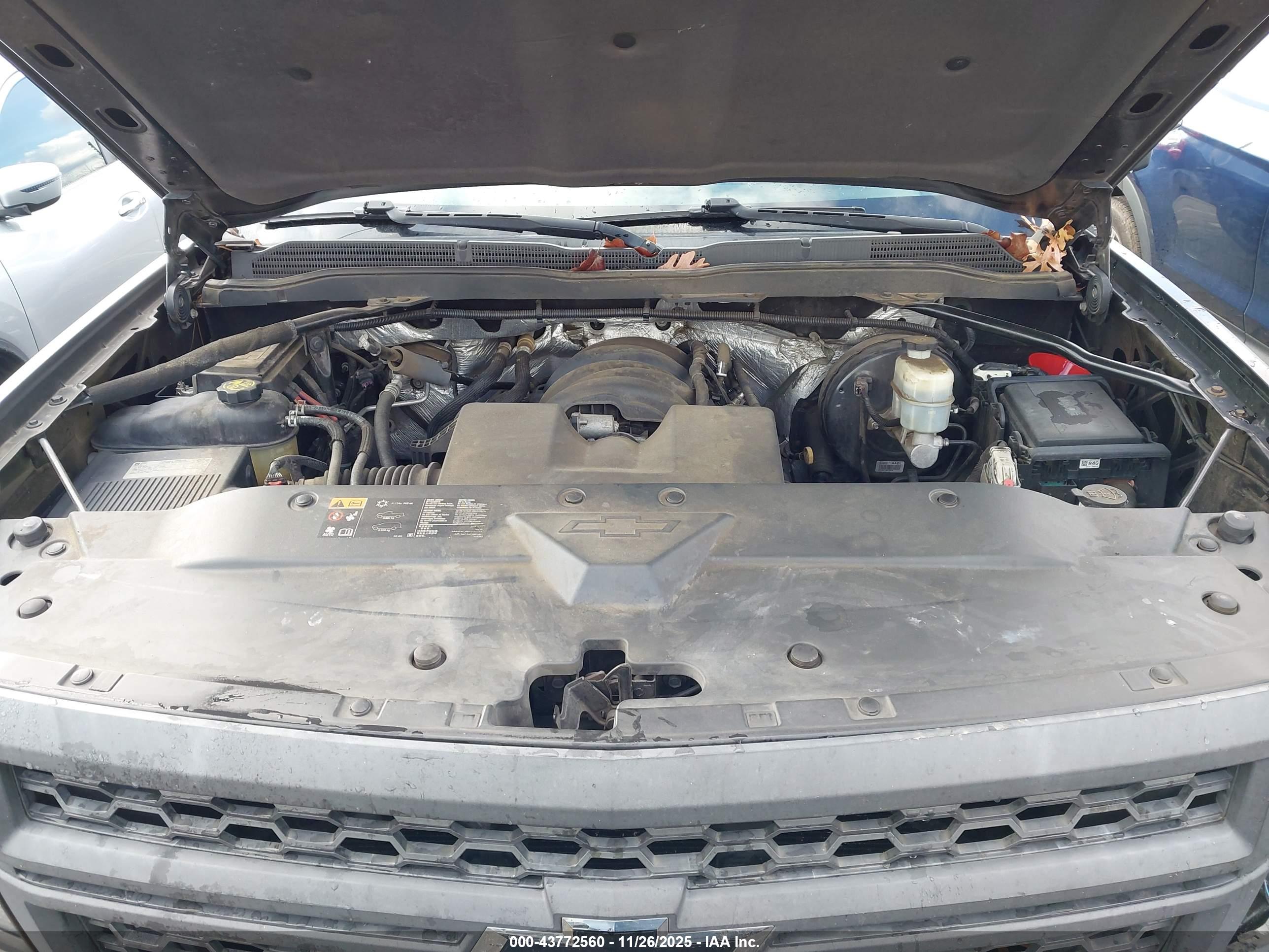 CHEVROLET SILVERADO image 10