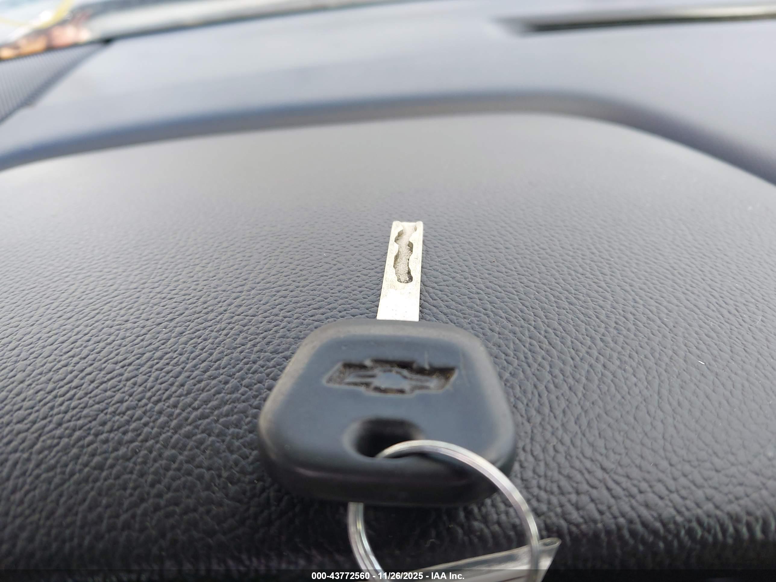 CHEVROLET SILVERADO image 11