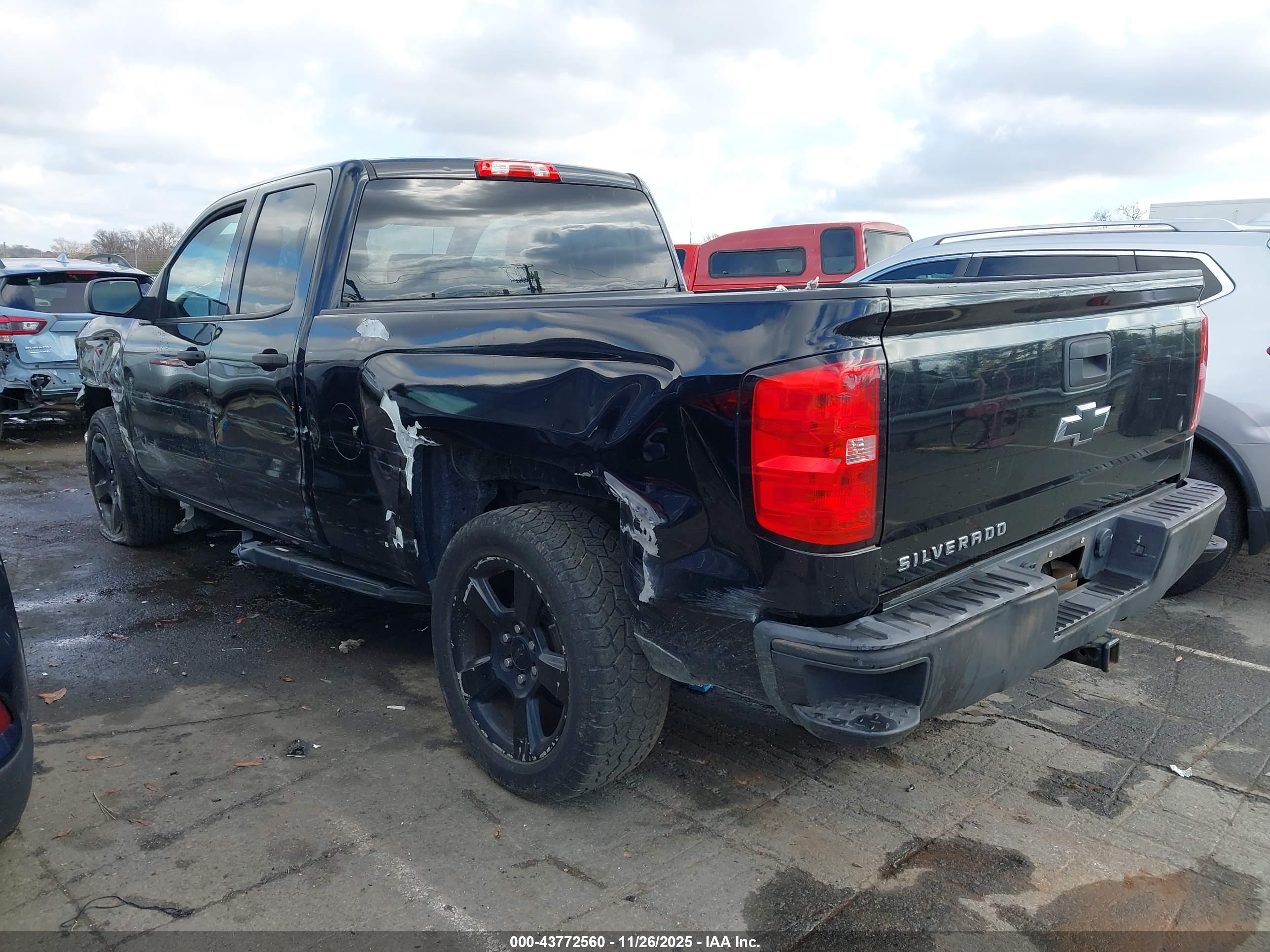 CHEVROLET SILVERADO image 3