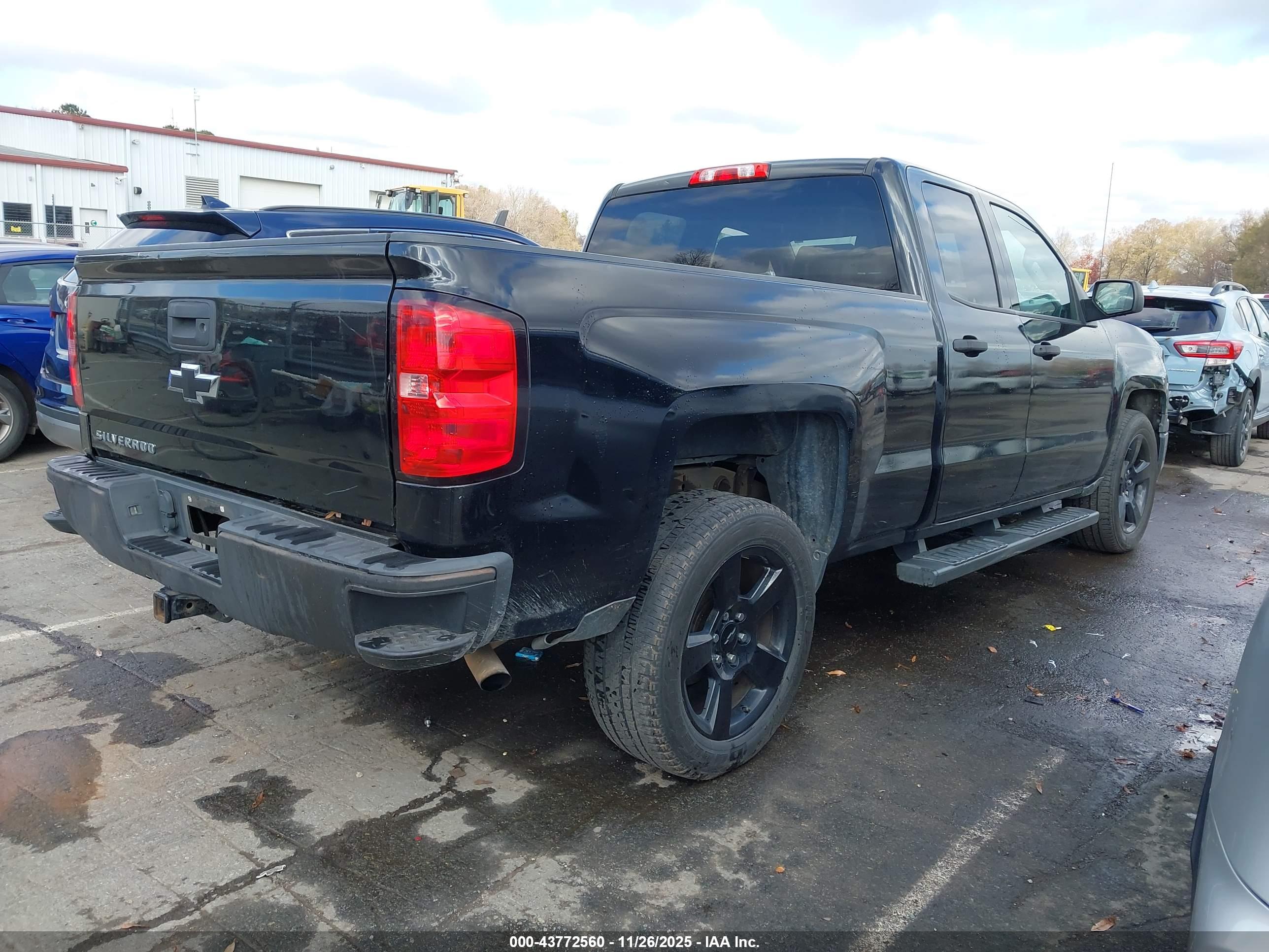 CHEVROLET SILVERADO image 4
