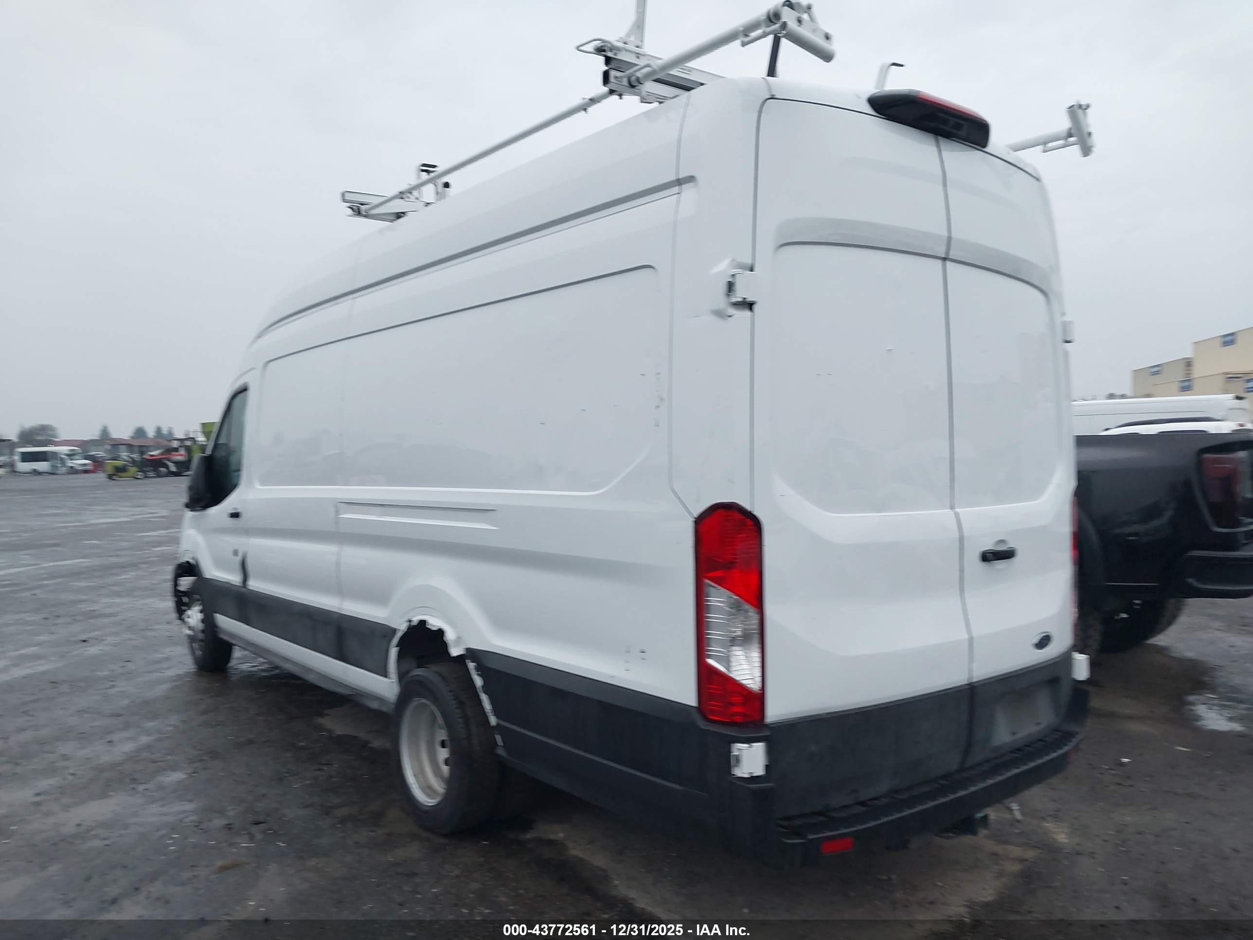 FORD TRANSIT-350 image 3