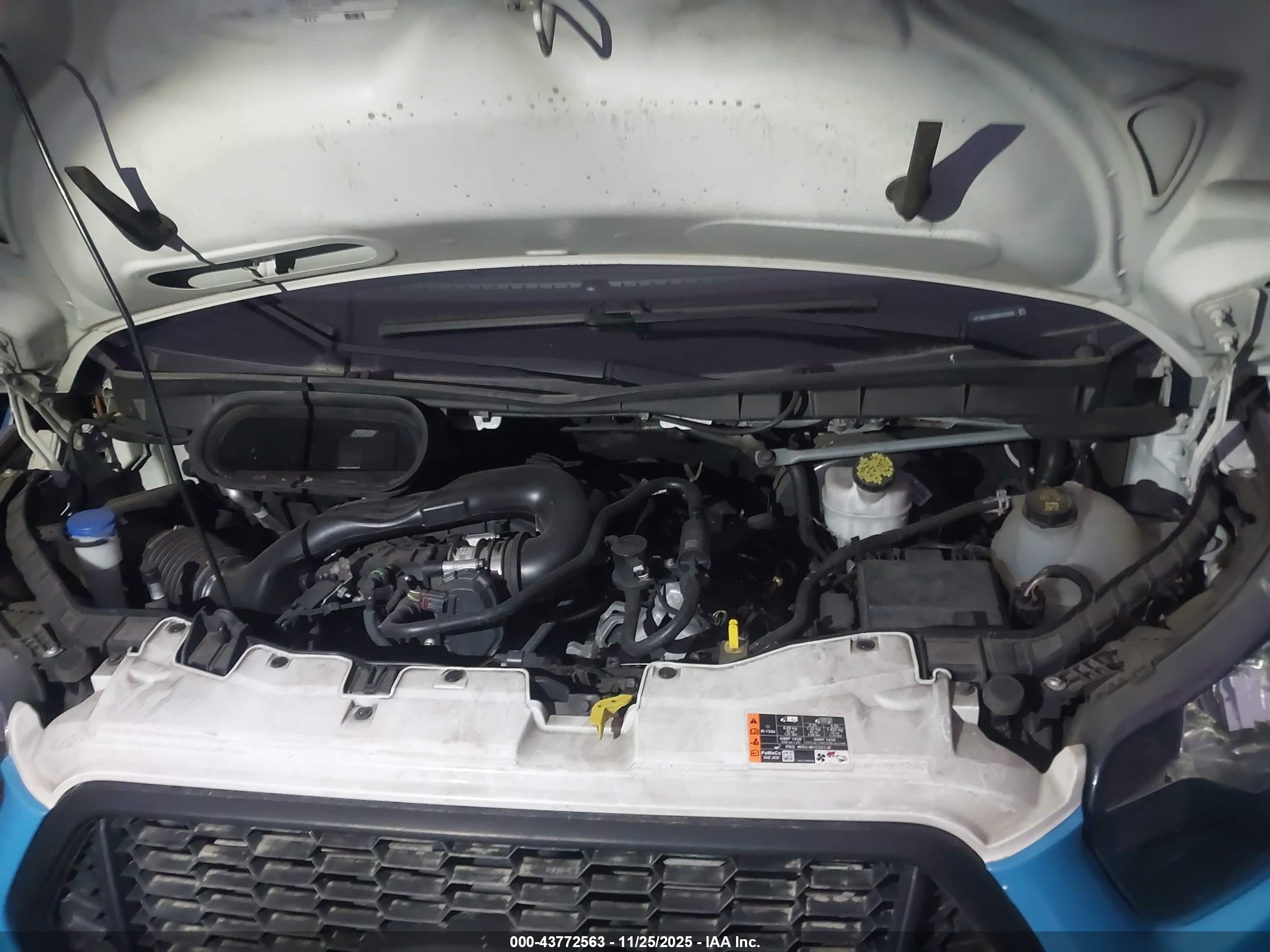 FORD TRANSIT-250 image 10