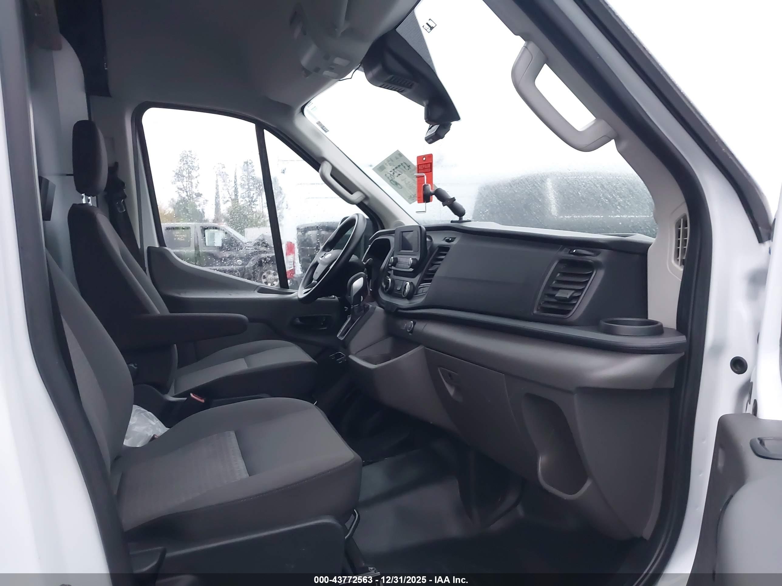 FORD TRANSIT-250 image 5