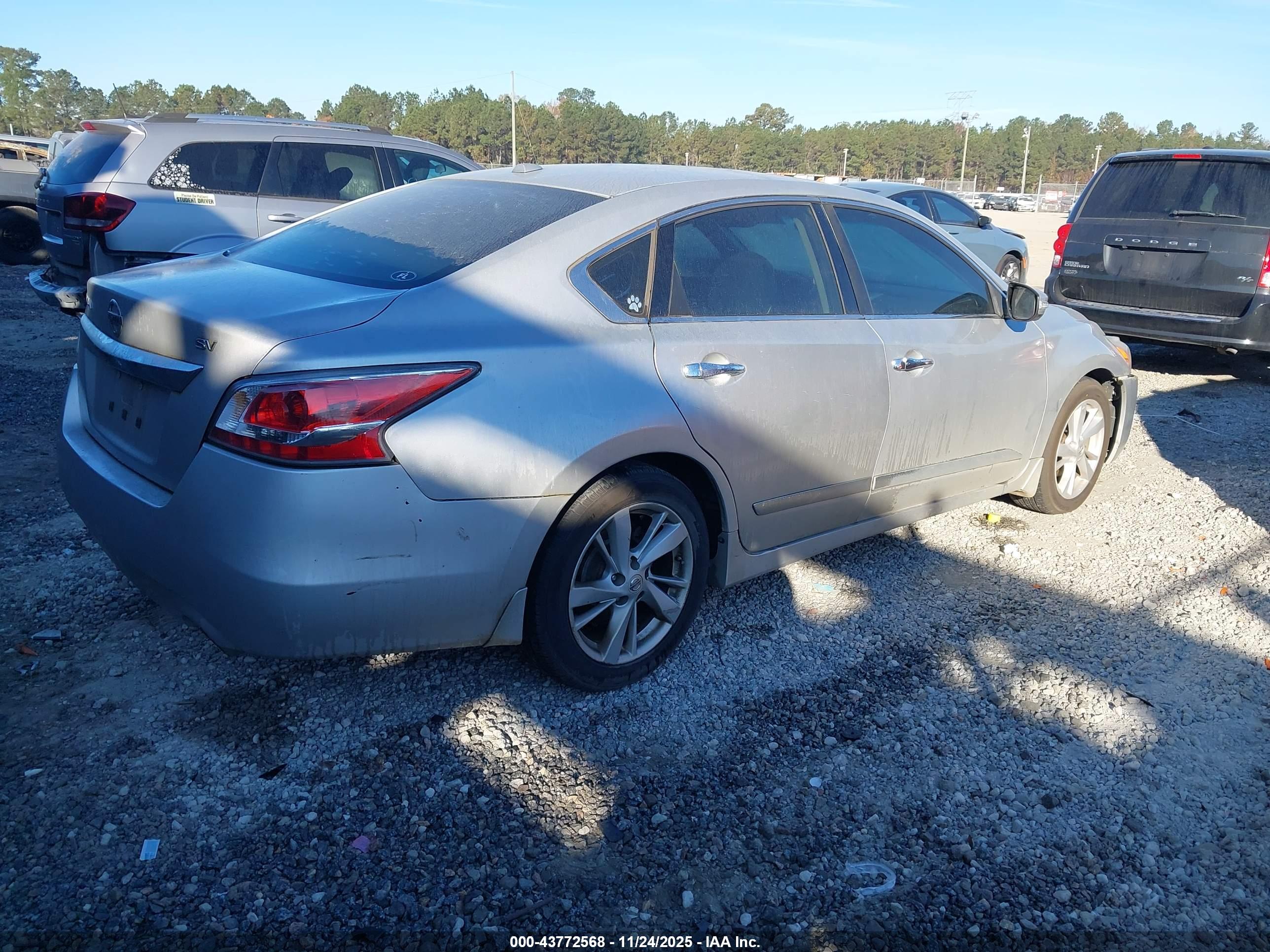 NISSAN ALTIMA image 4
