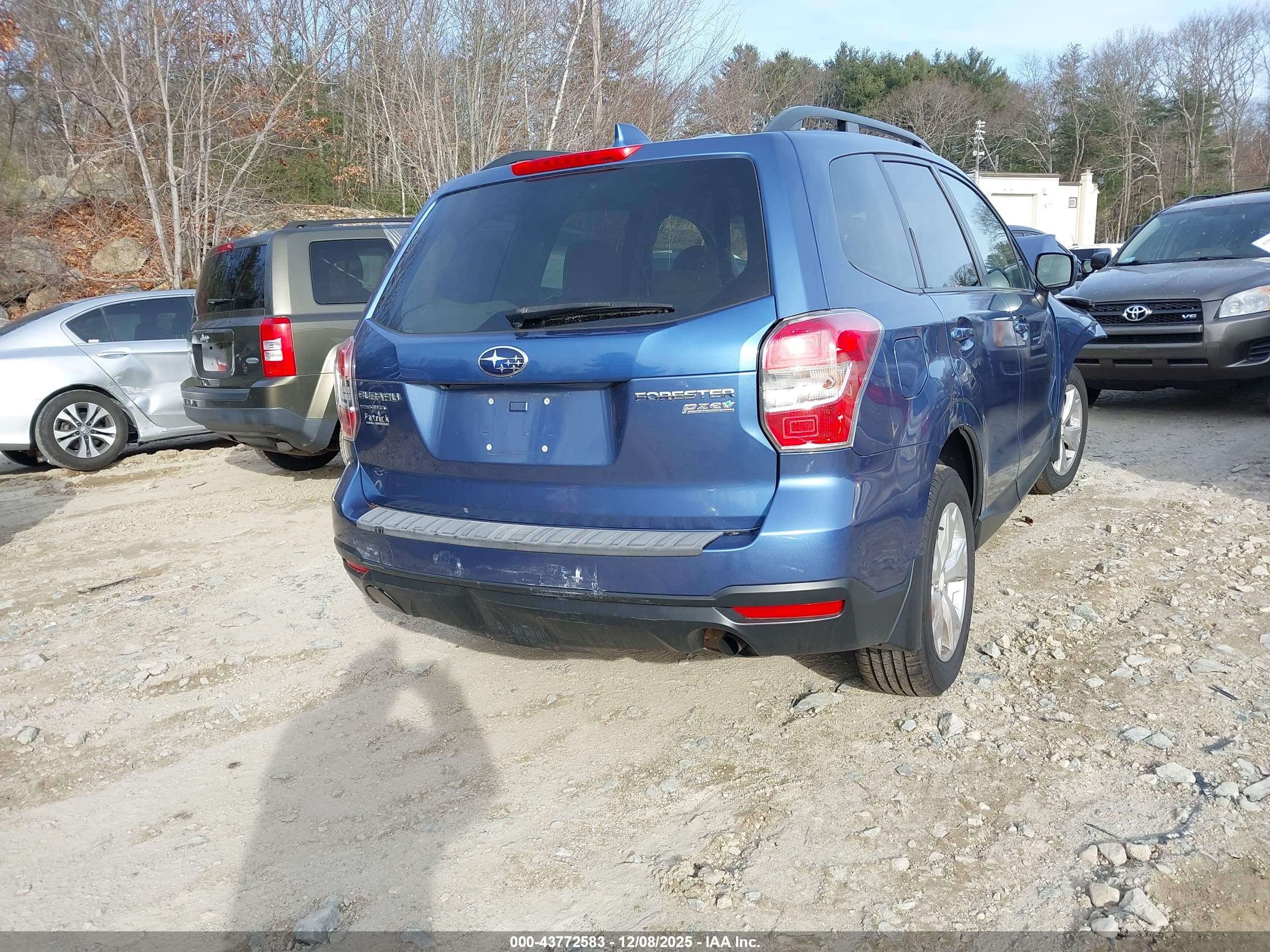 SUBARU FORESTER image 4