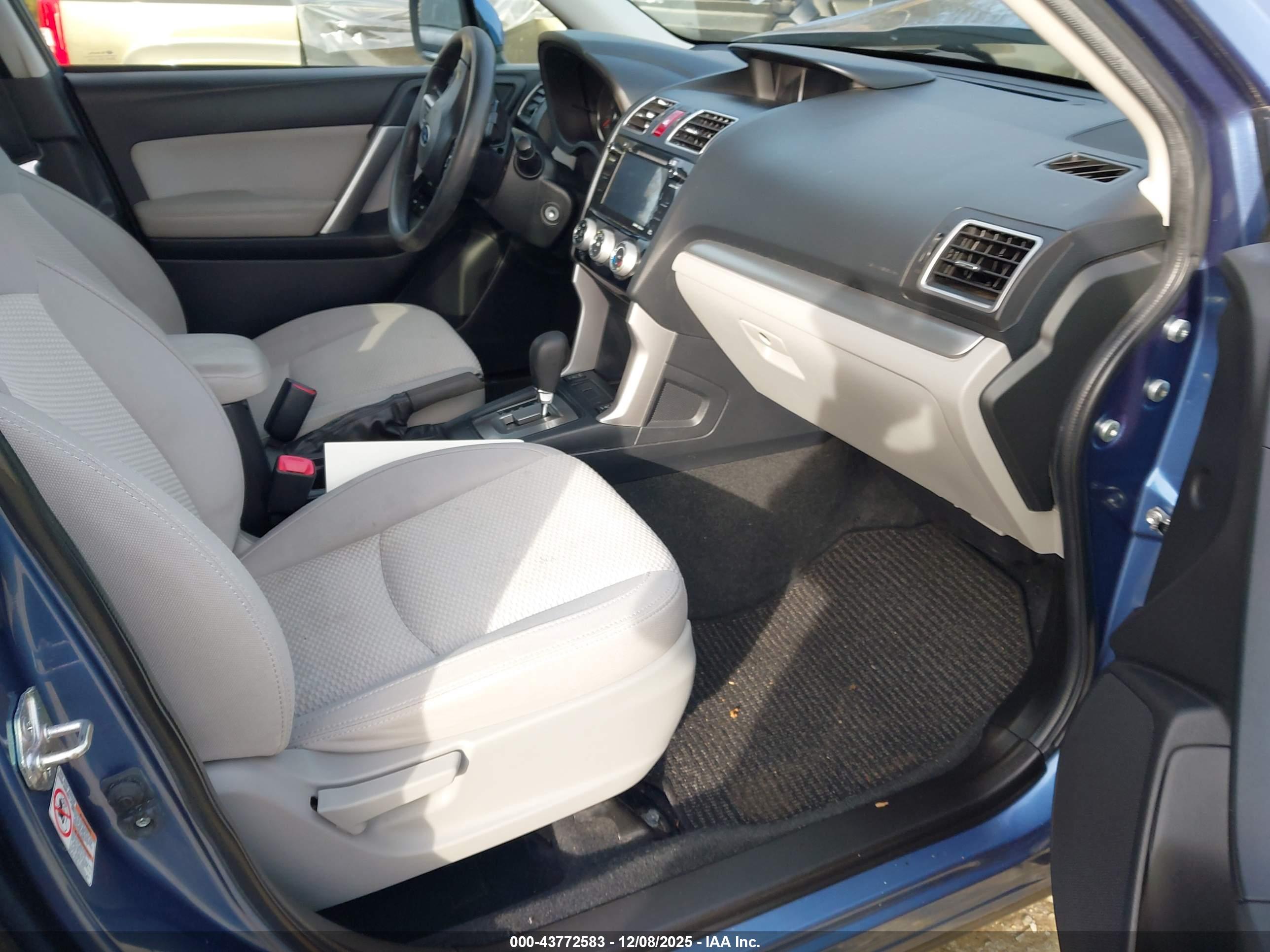 SUBARU FORESTER image 5