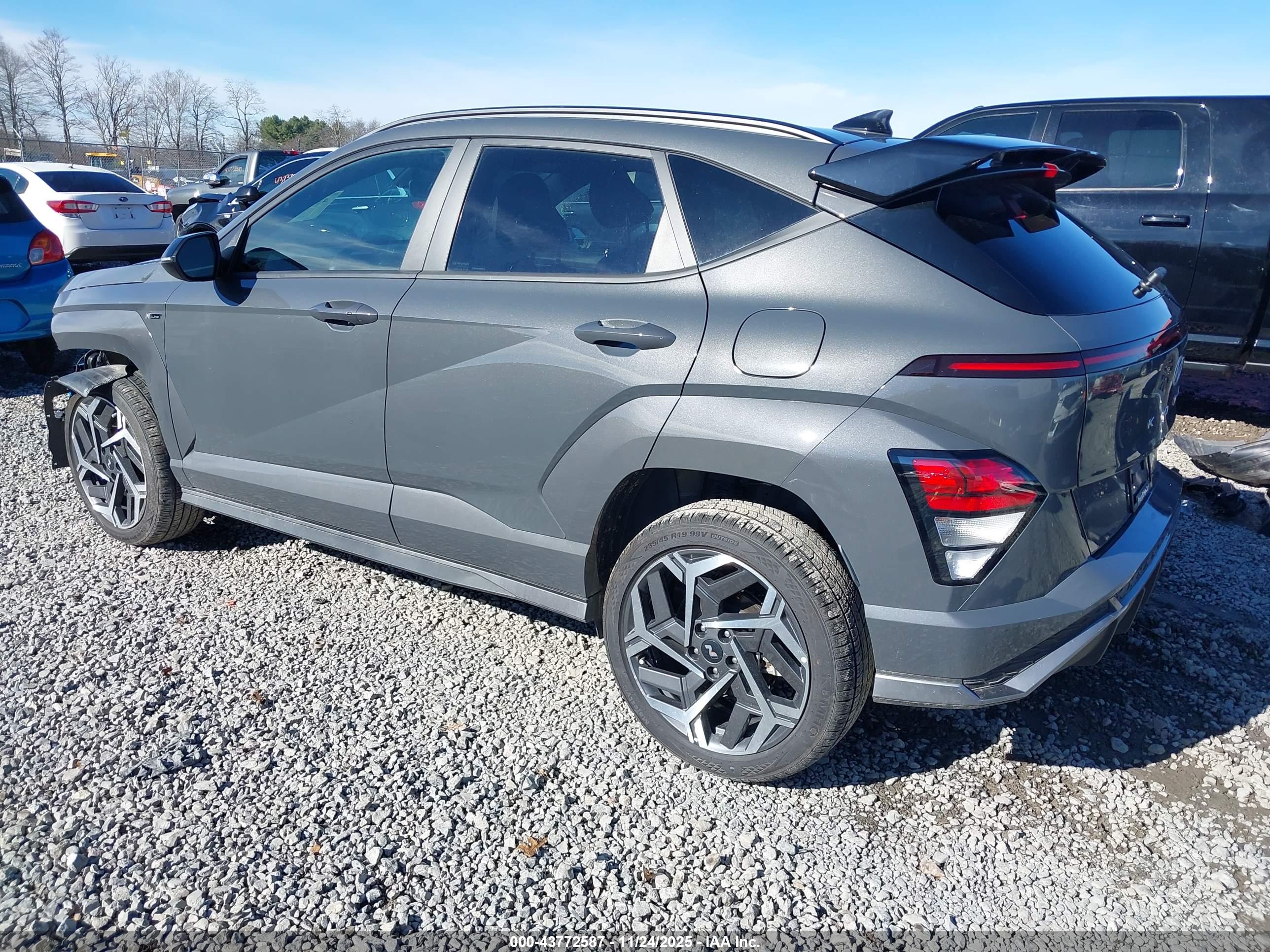 HYUNDAI KONA image 3