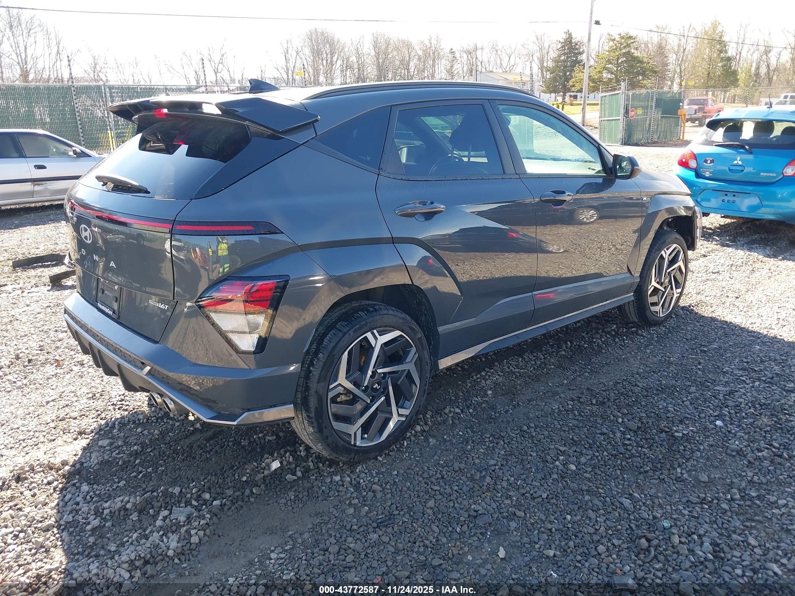 HYUNDAI KONA image 4