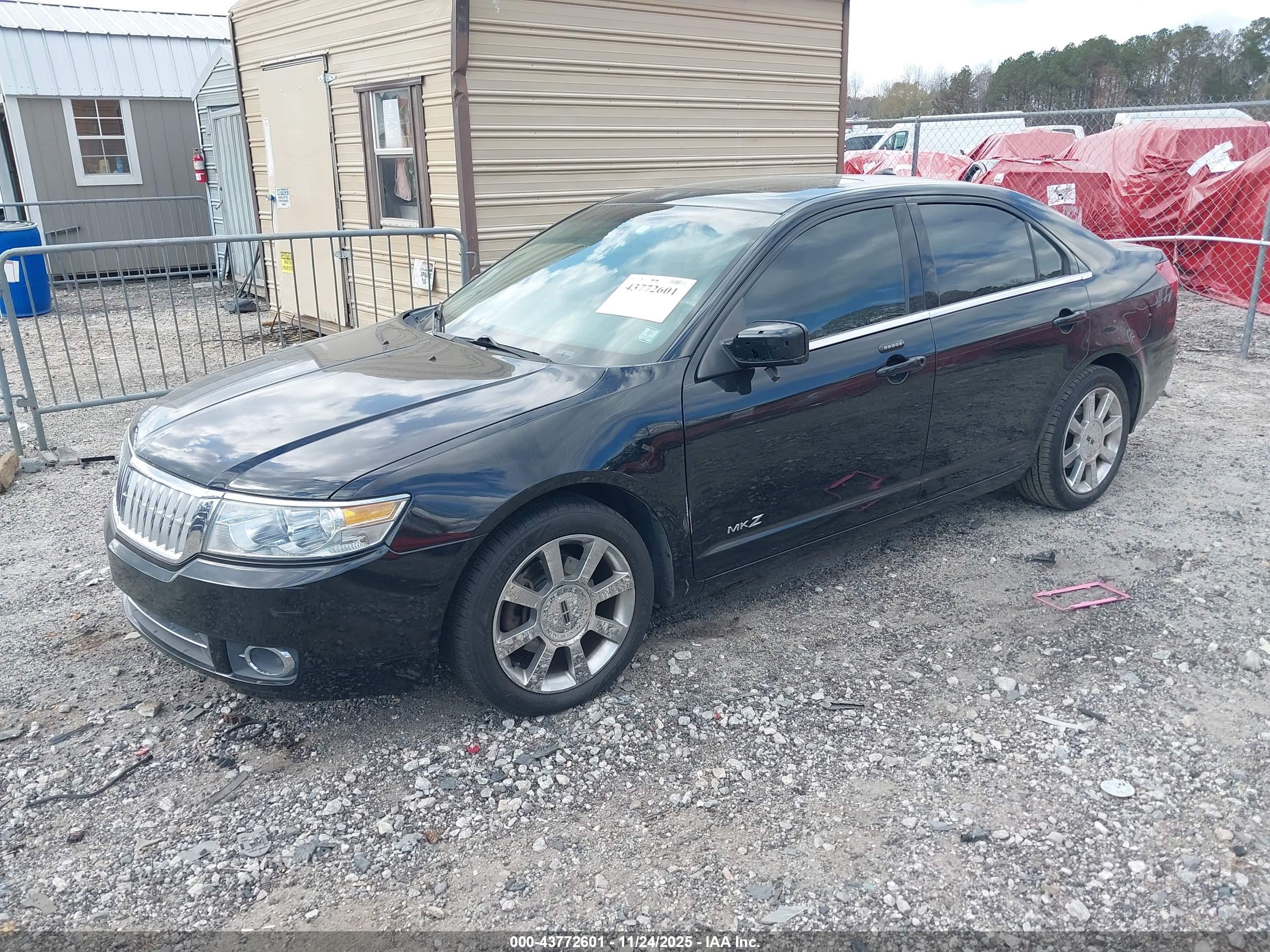 LINCOLN MKZ image 2