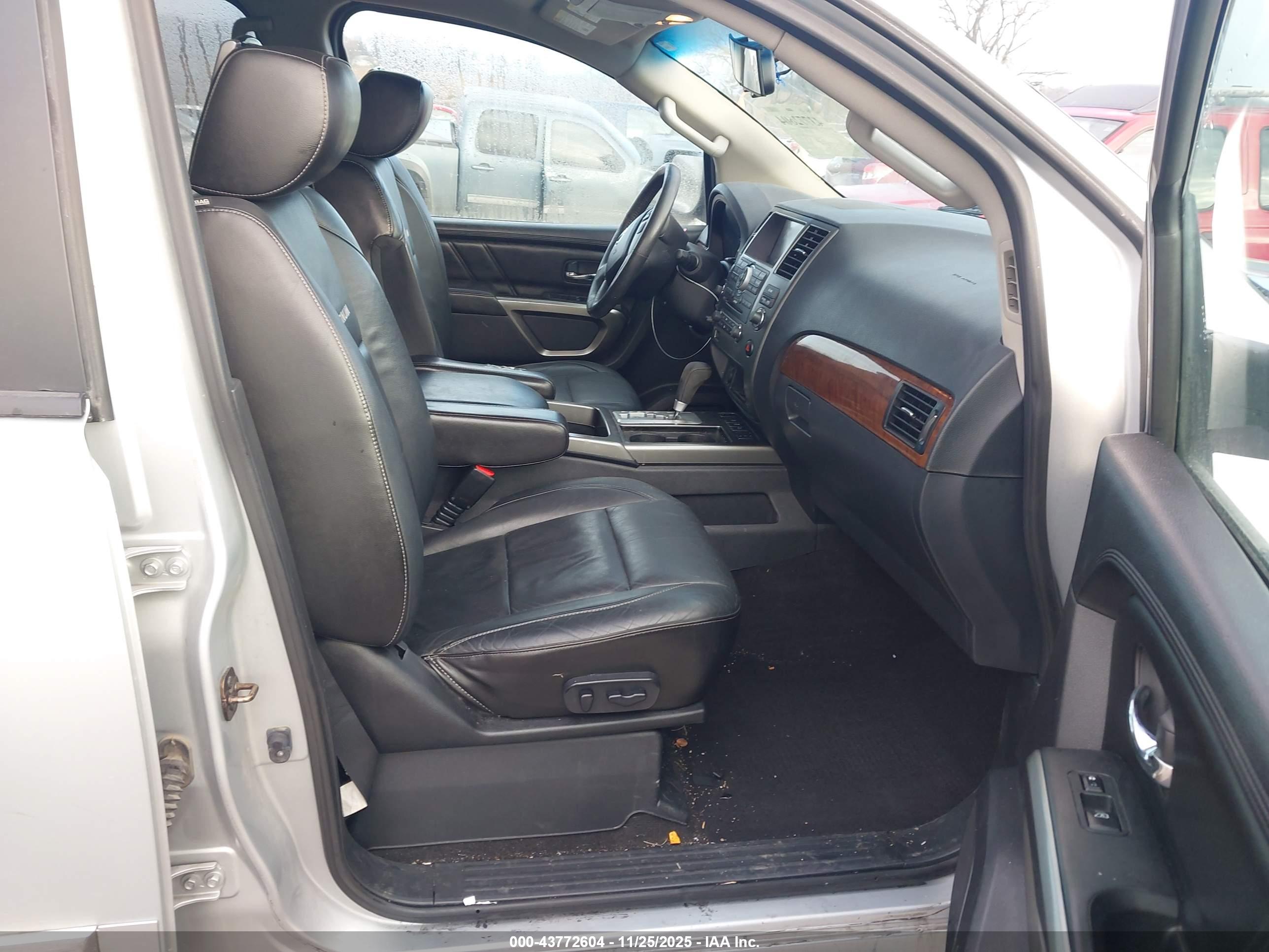 NISSAN ARMADA image 5