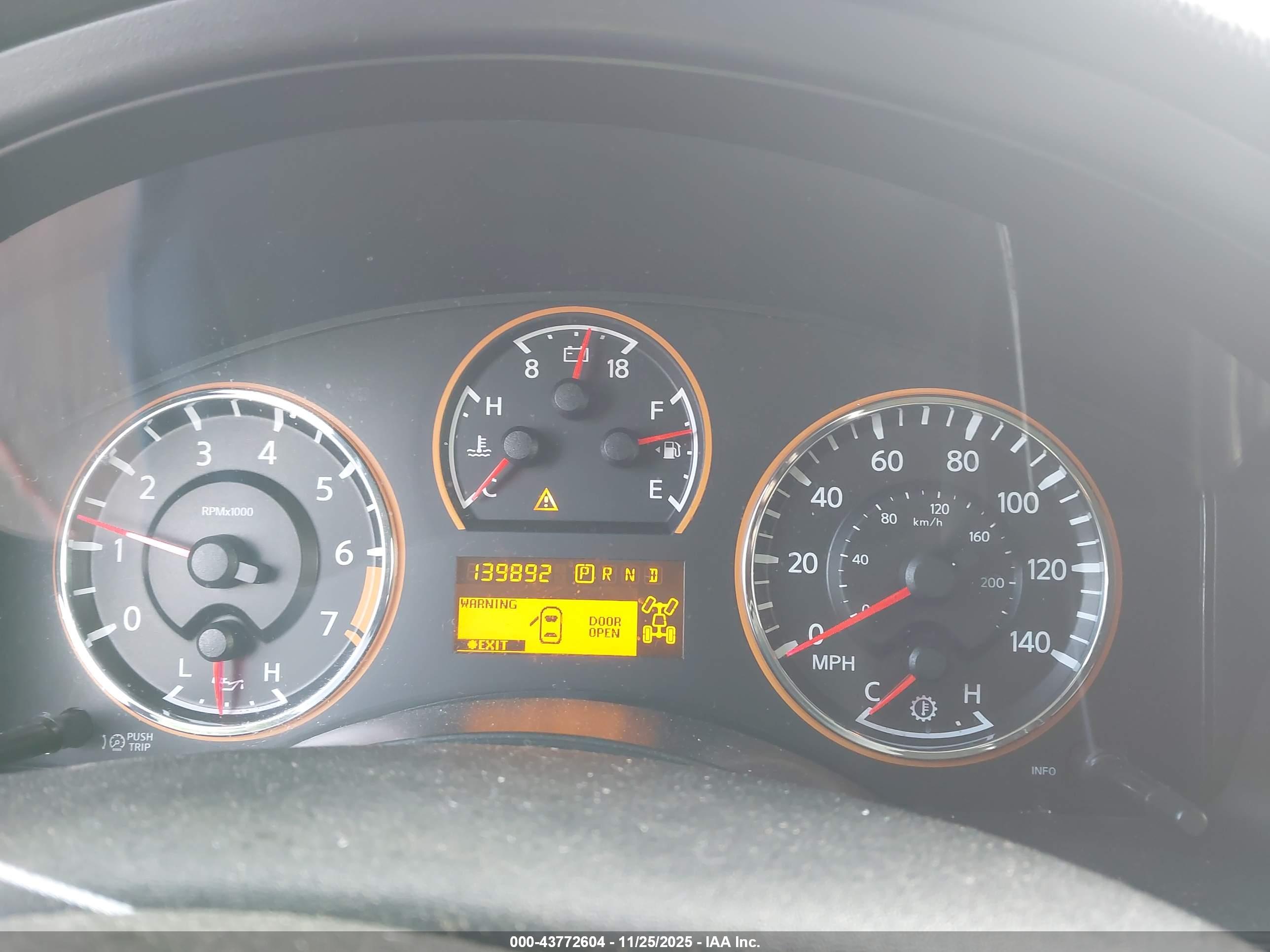 NISSAN ARMADA image 7