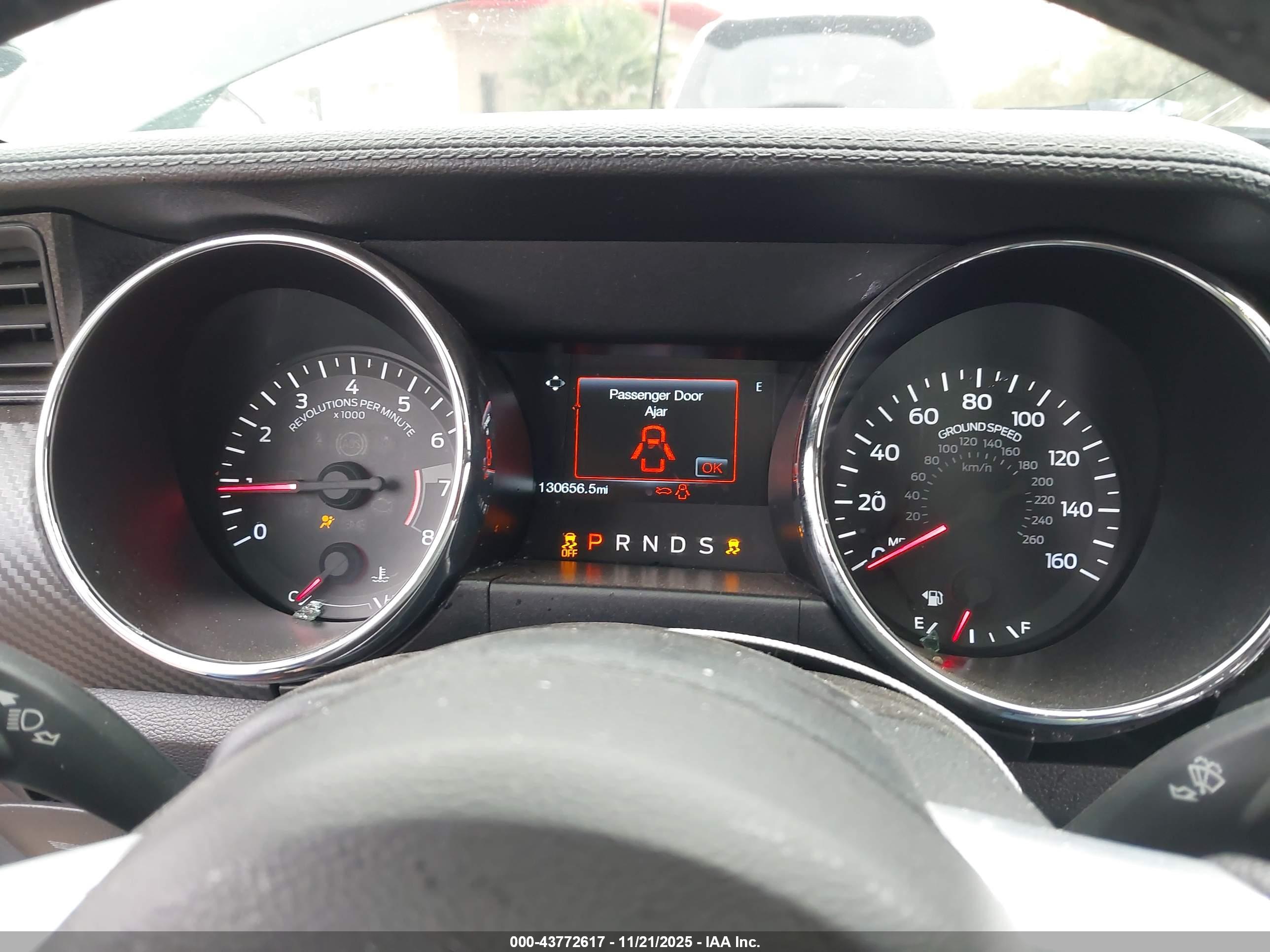 FORD MUSTANG image 7