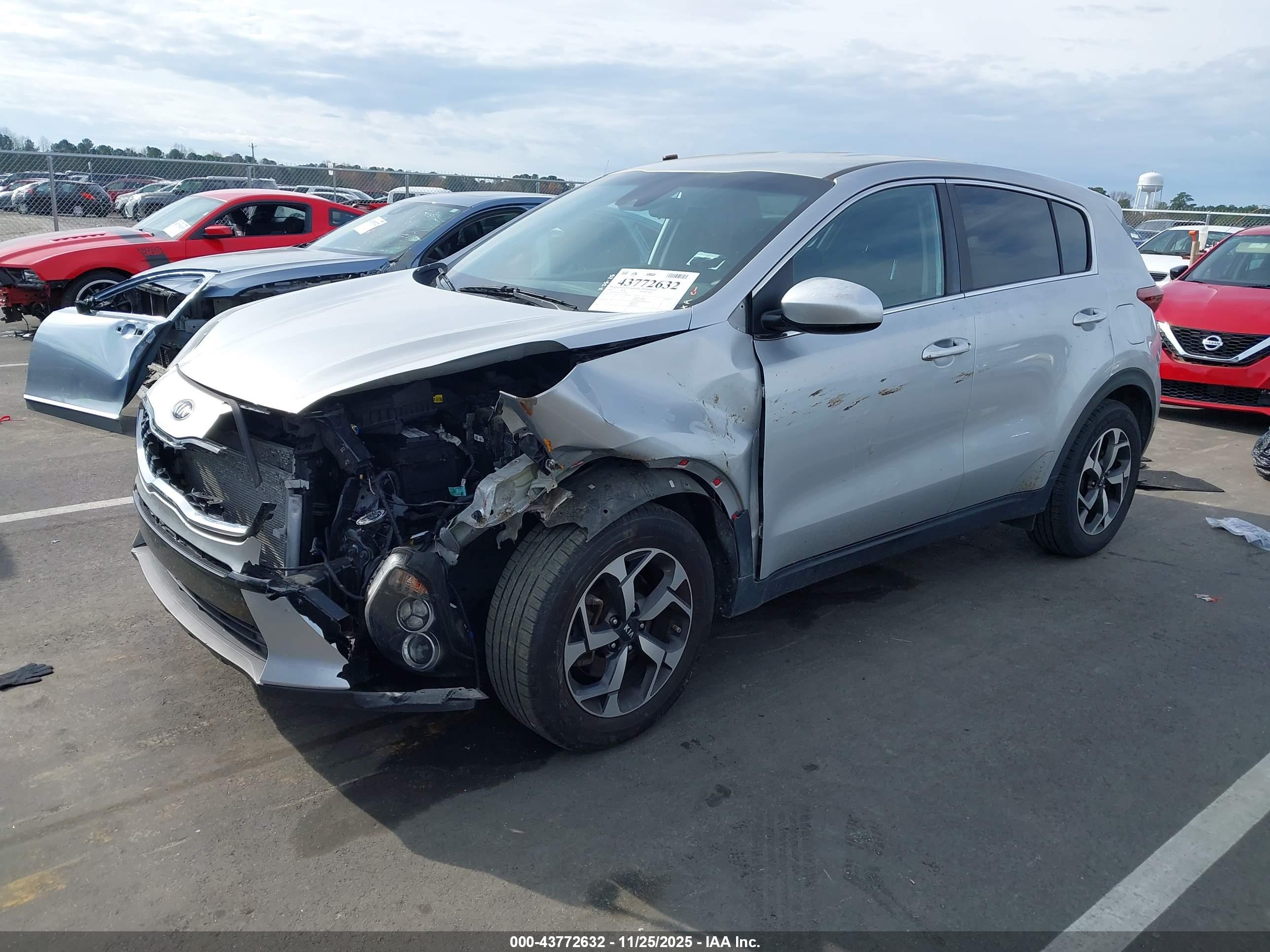 KIA SPORTAGE image 2