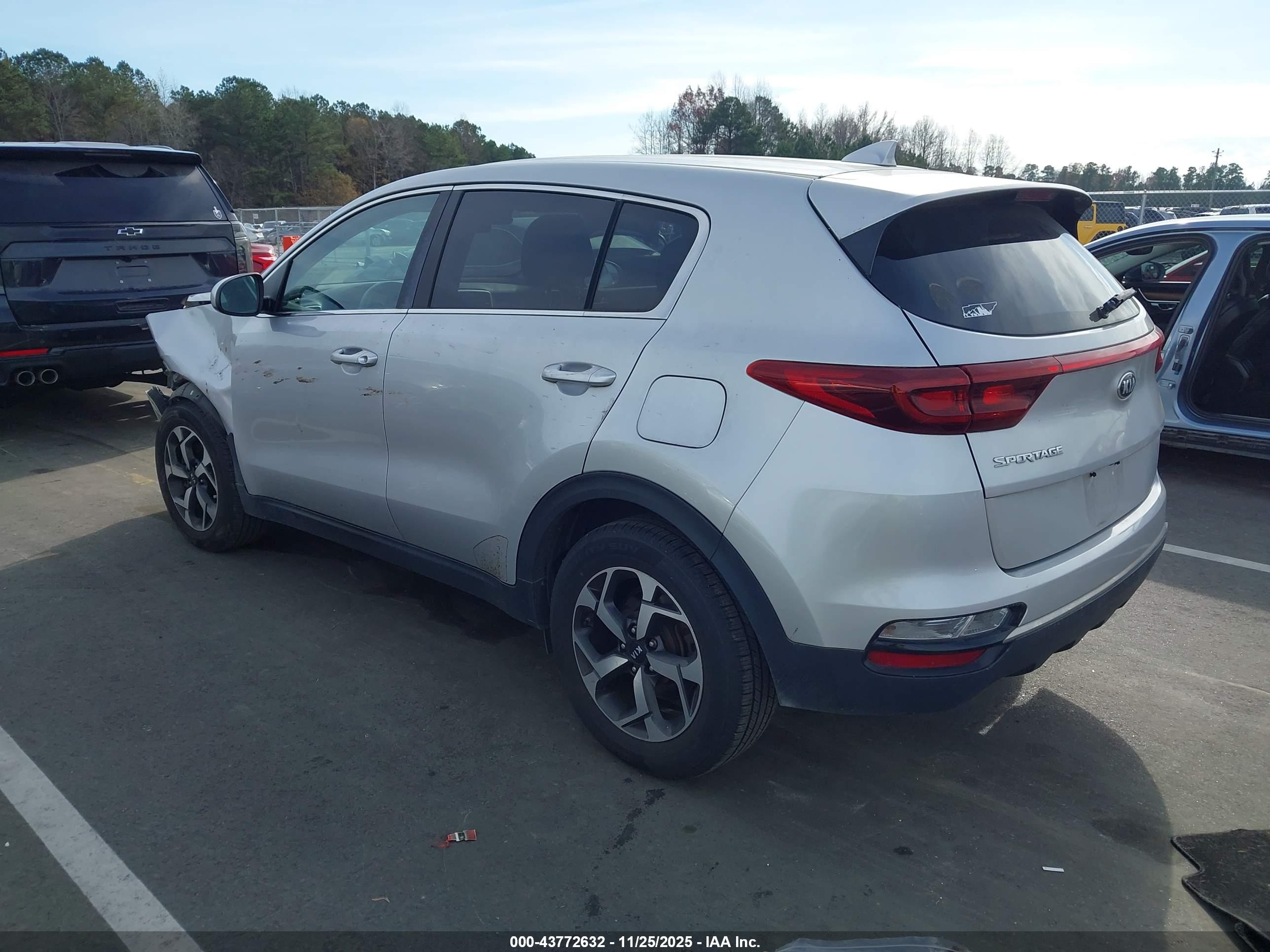 KIA SPORTAGE image 3