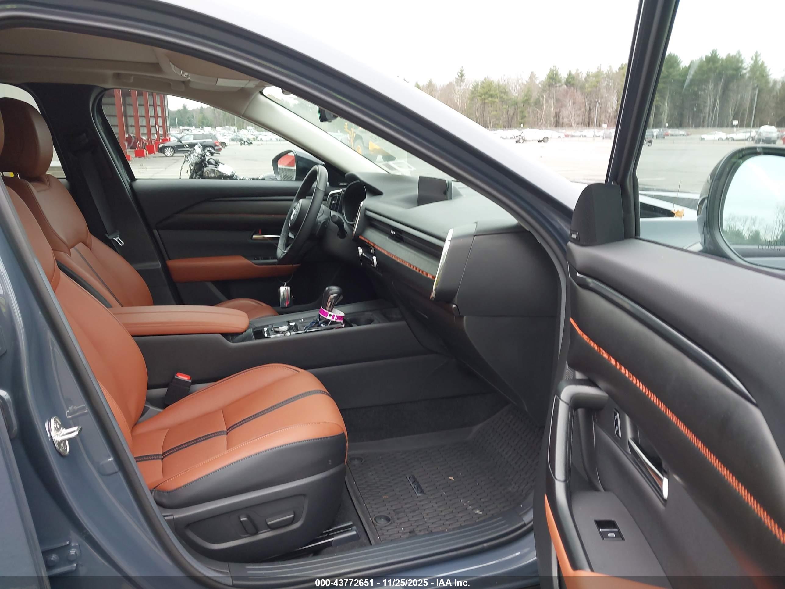 MAZDA CX-50 image 5