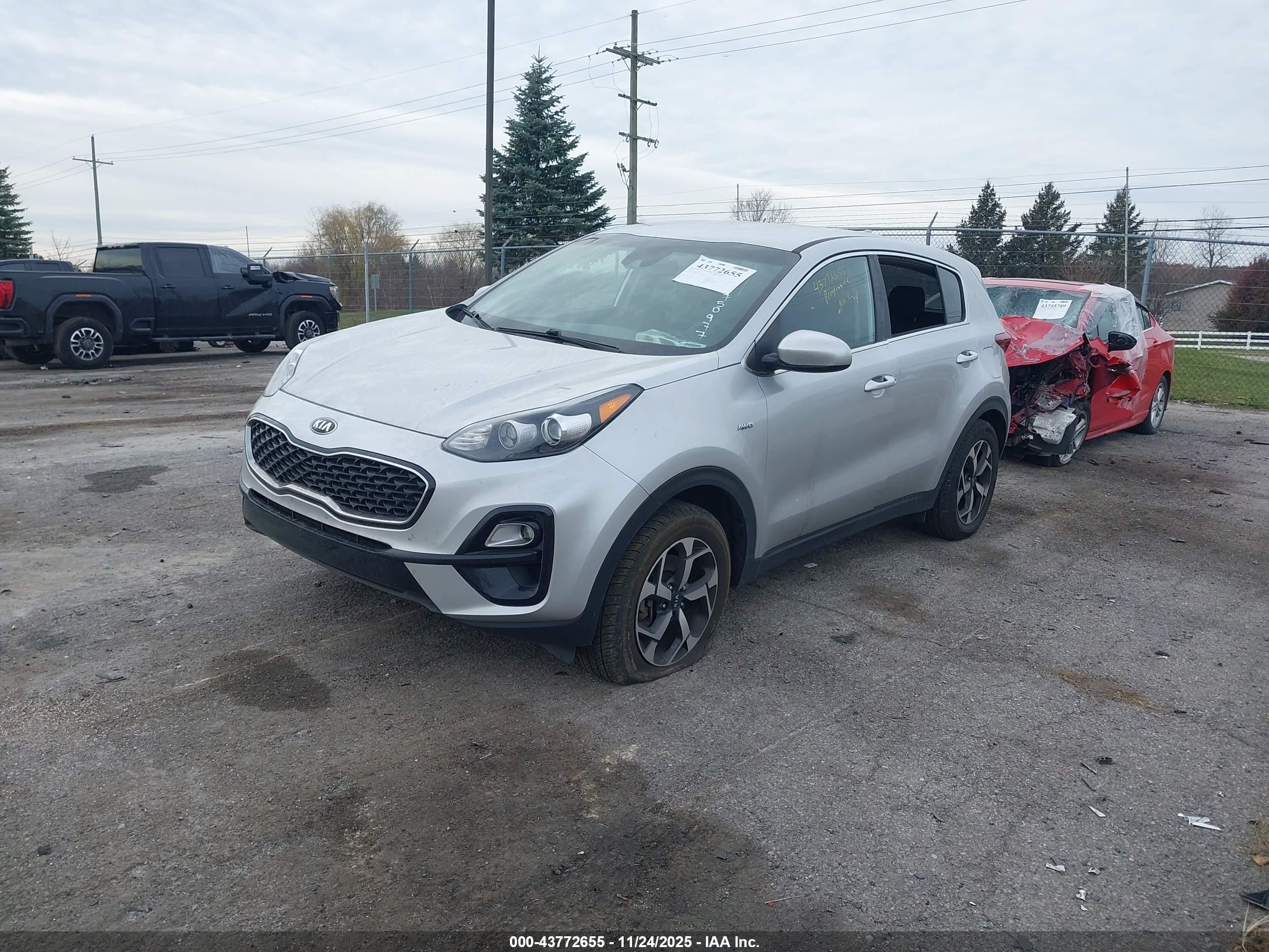 KIA SPORTAGE image 2