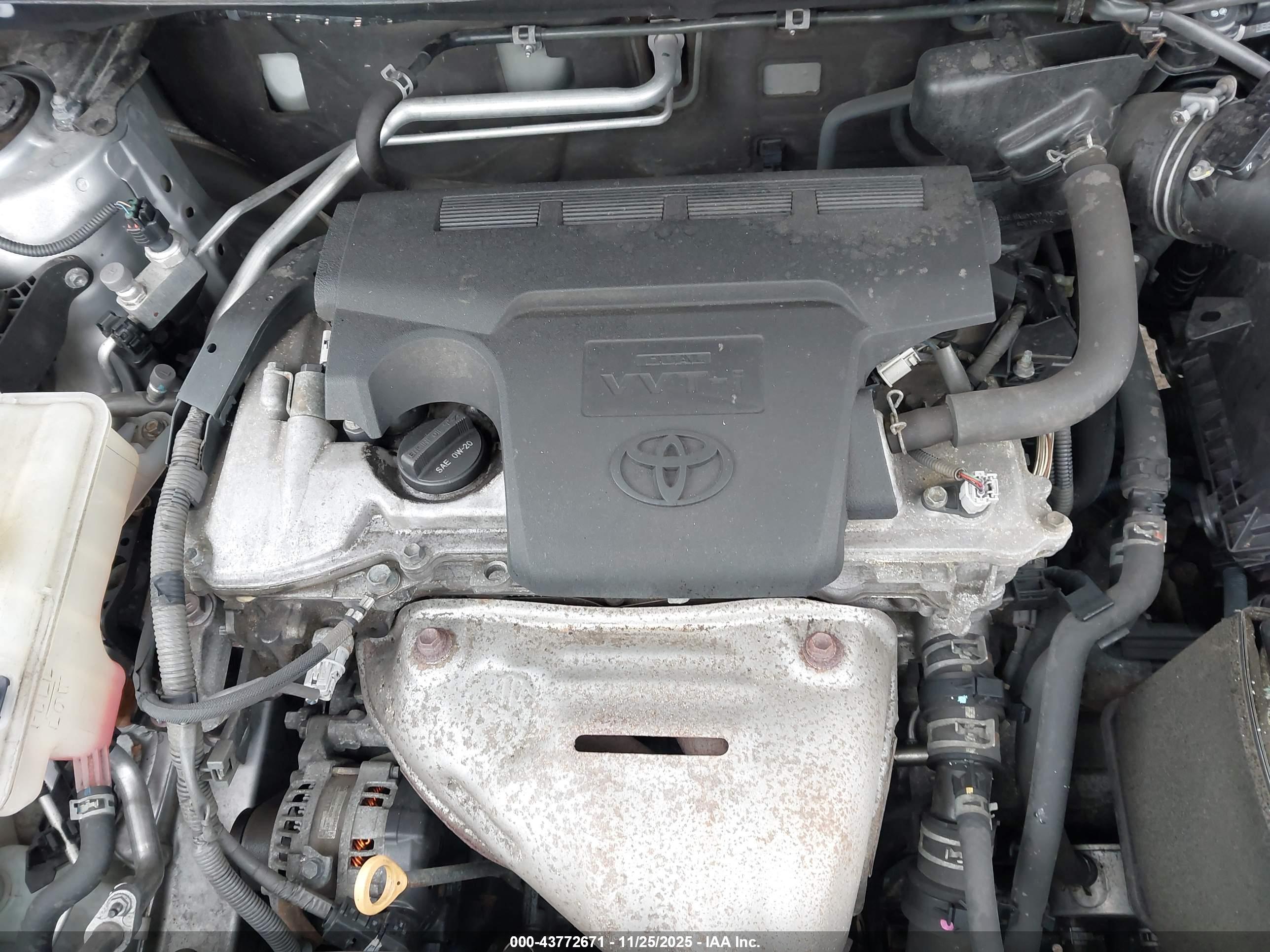 TOYOTA RAV4 image 10