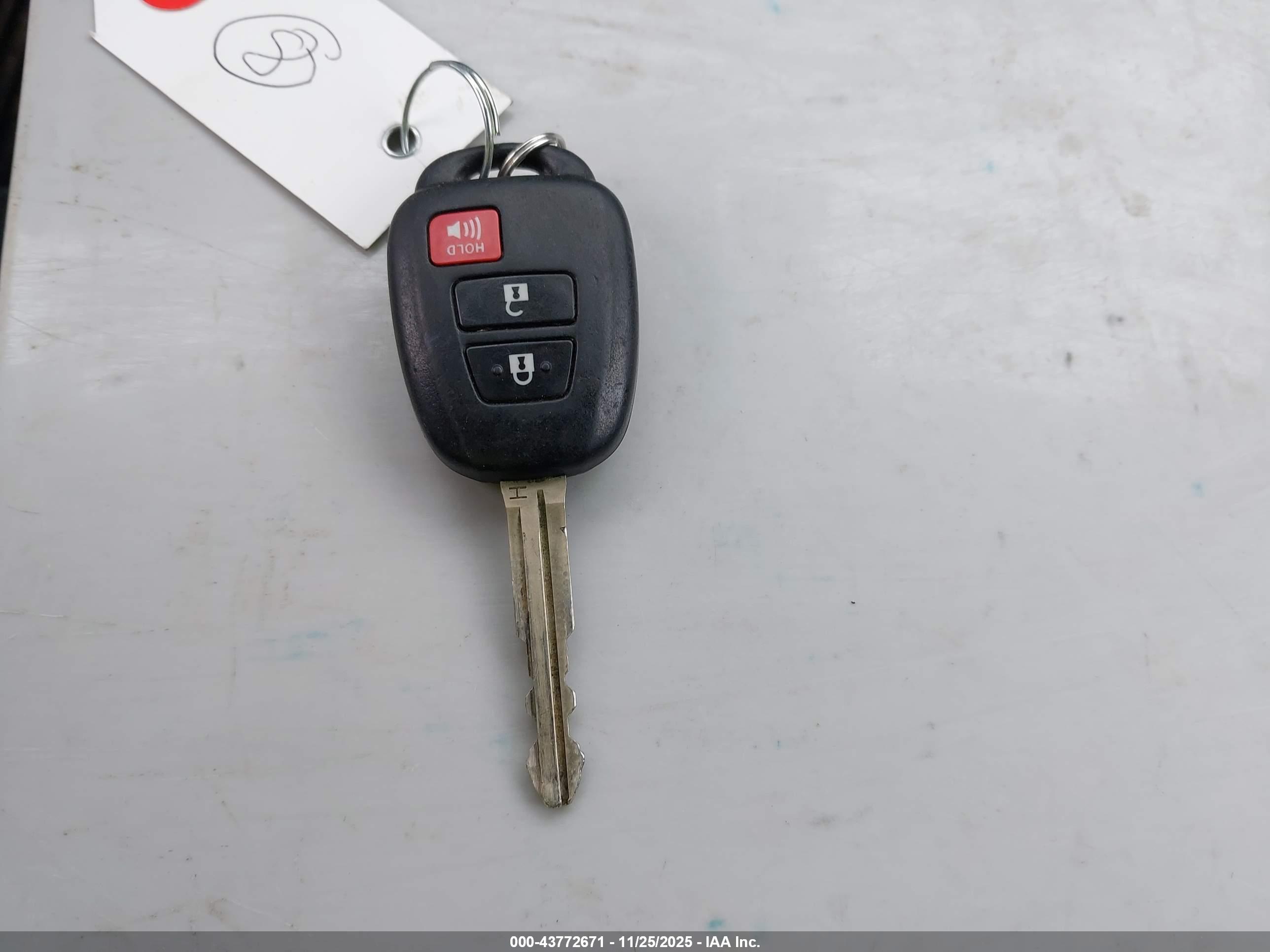 TOYOTA RAV4 image 11