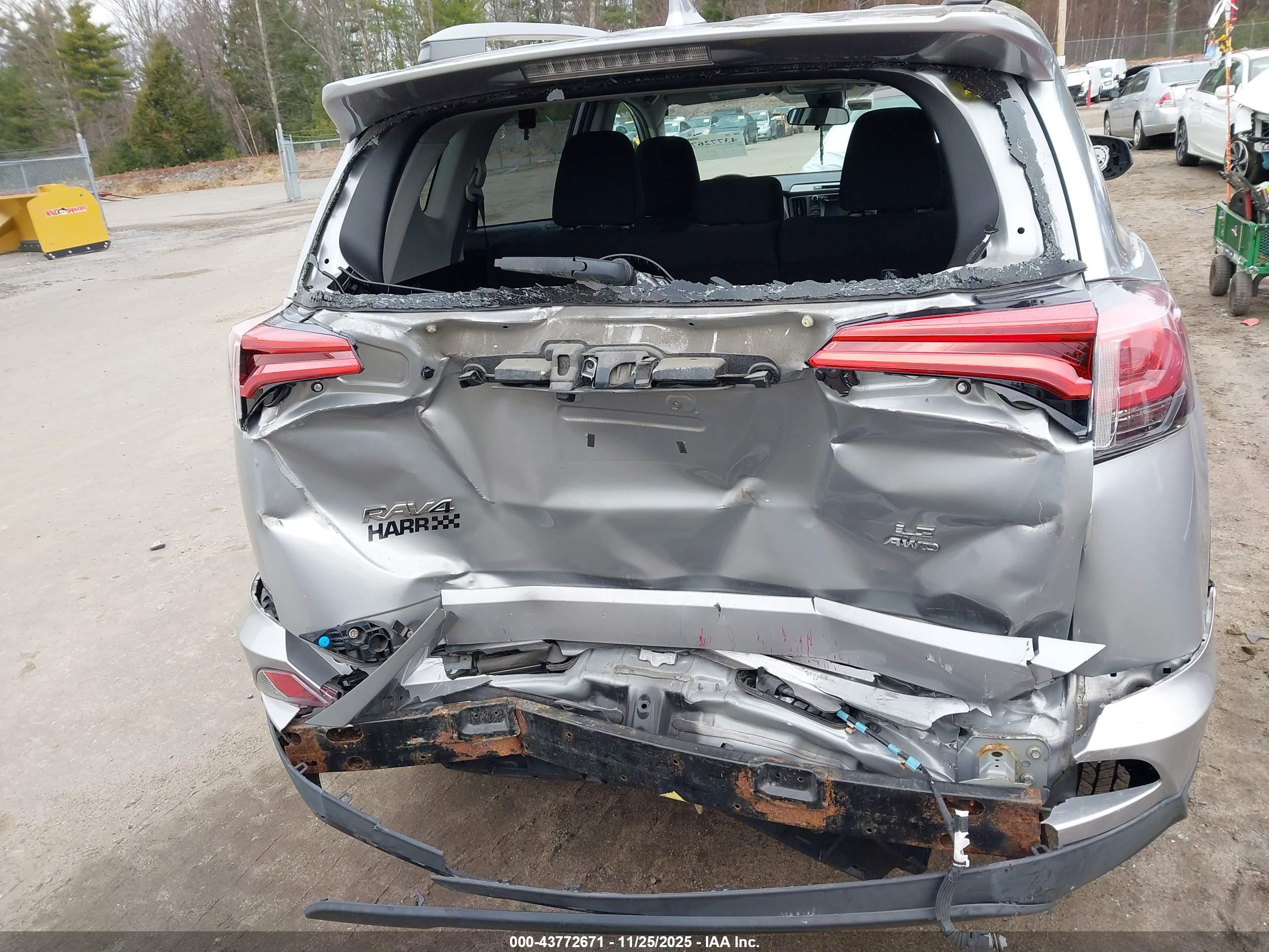 TOYOTA RAV4 image 6