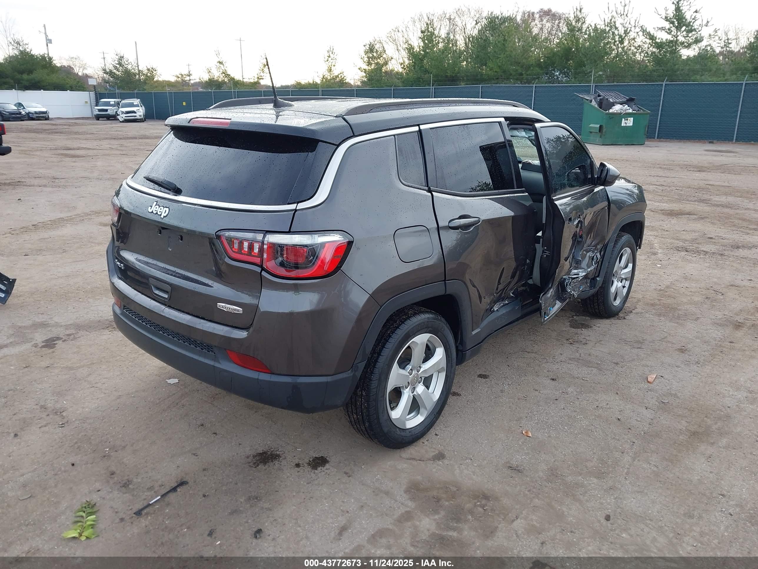 JEEP COMPASS image 4