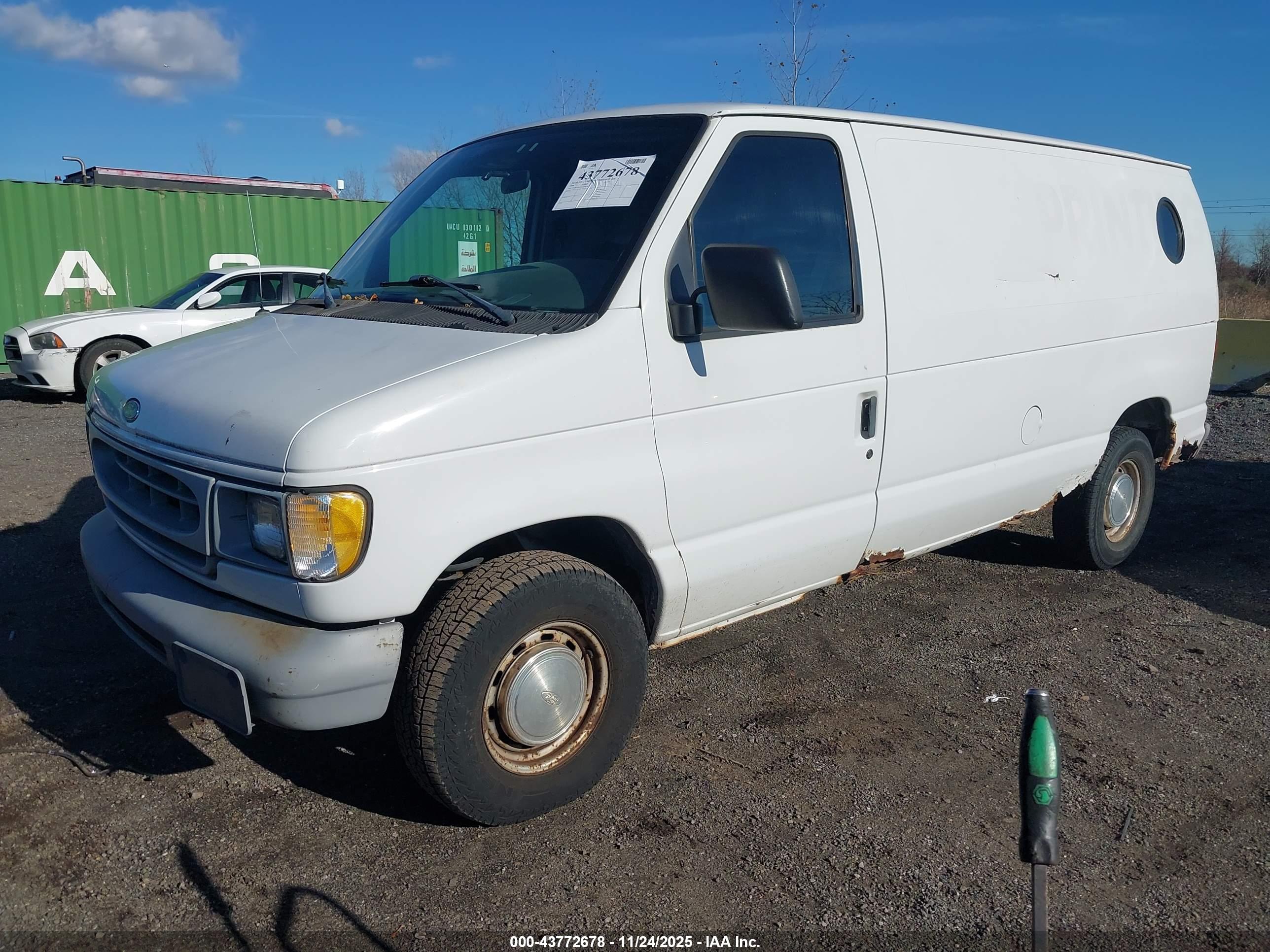 FORD E-150 image 2