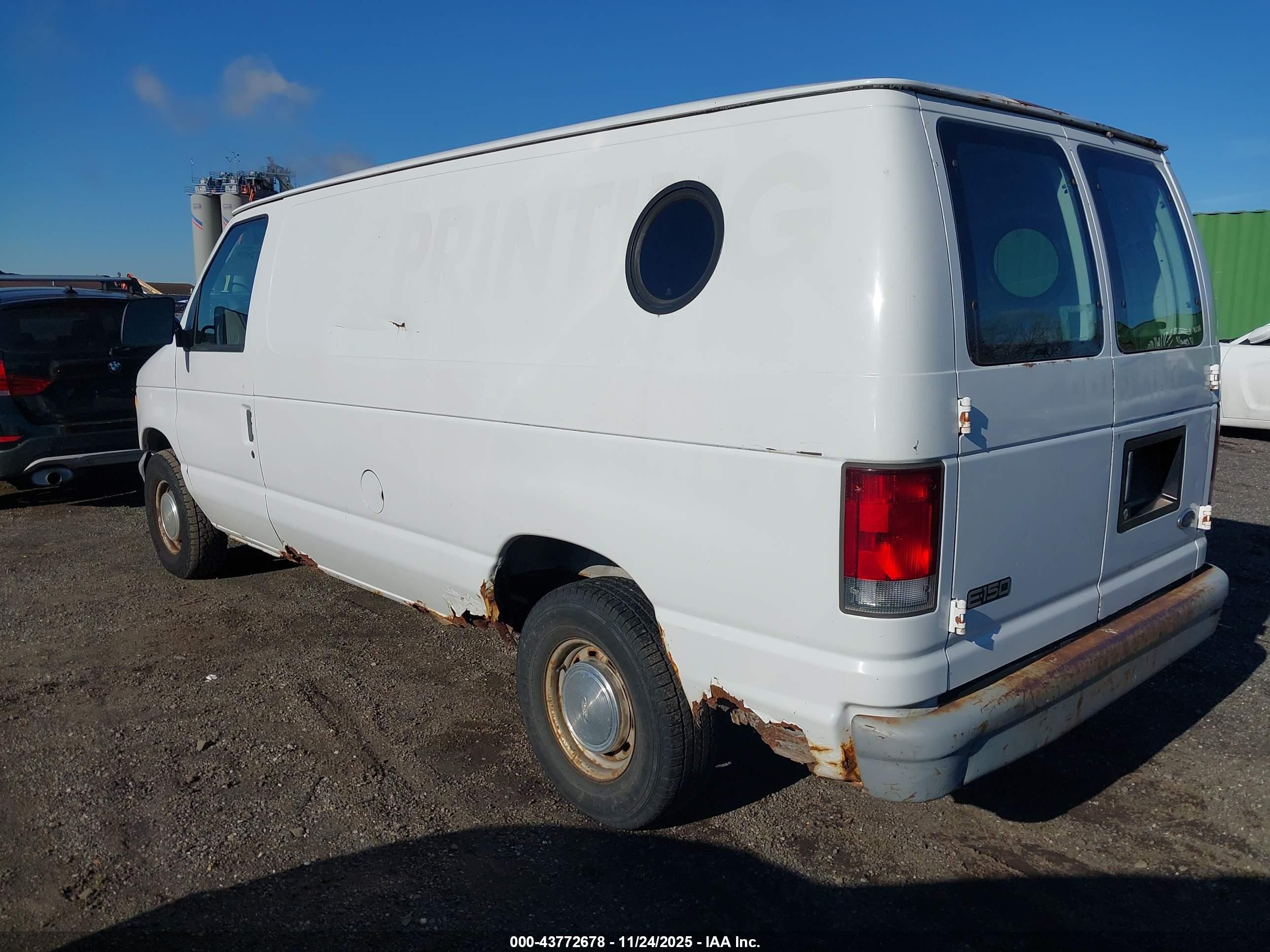 FORD E-150 image 3