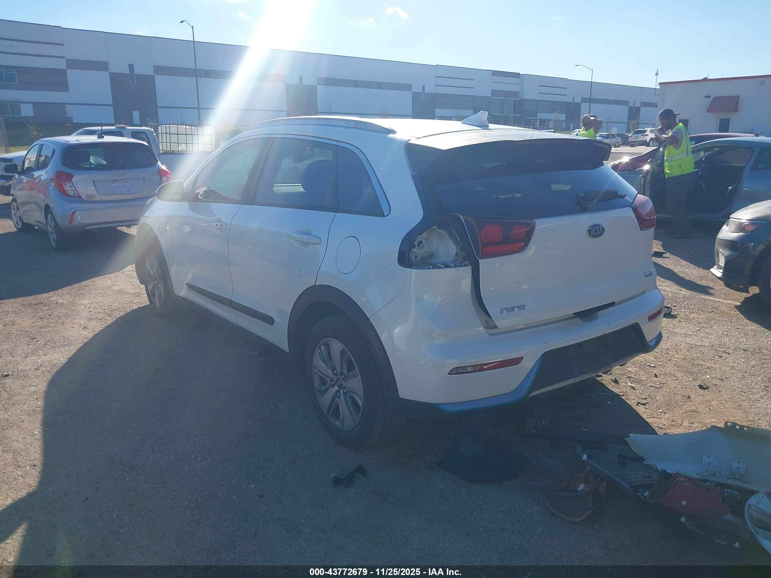 KIA NIRO image 3