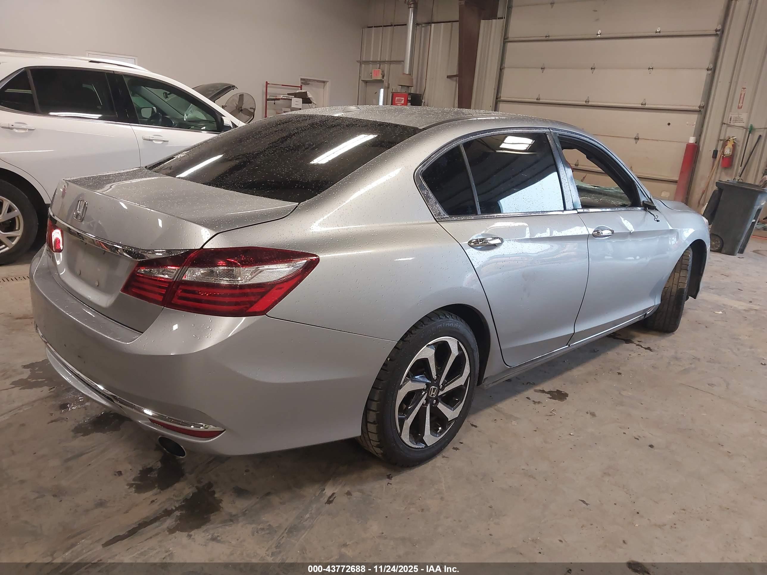 HONDA ACCORD image 4