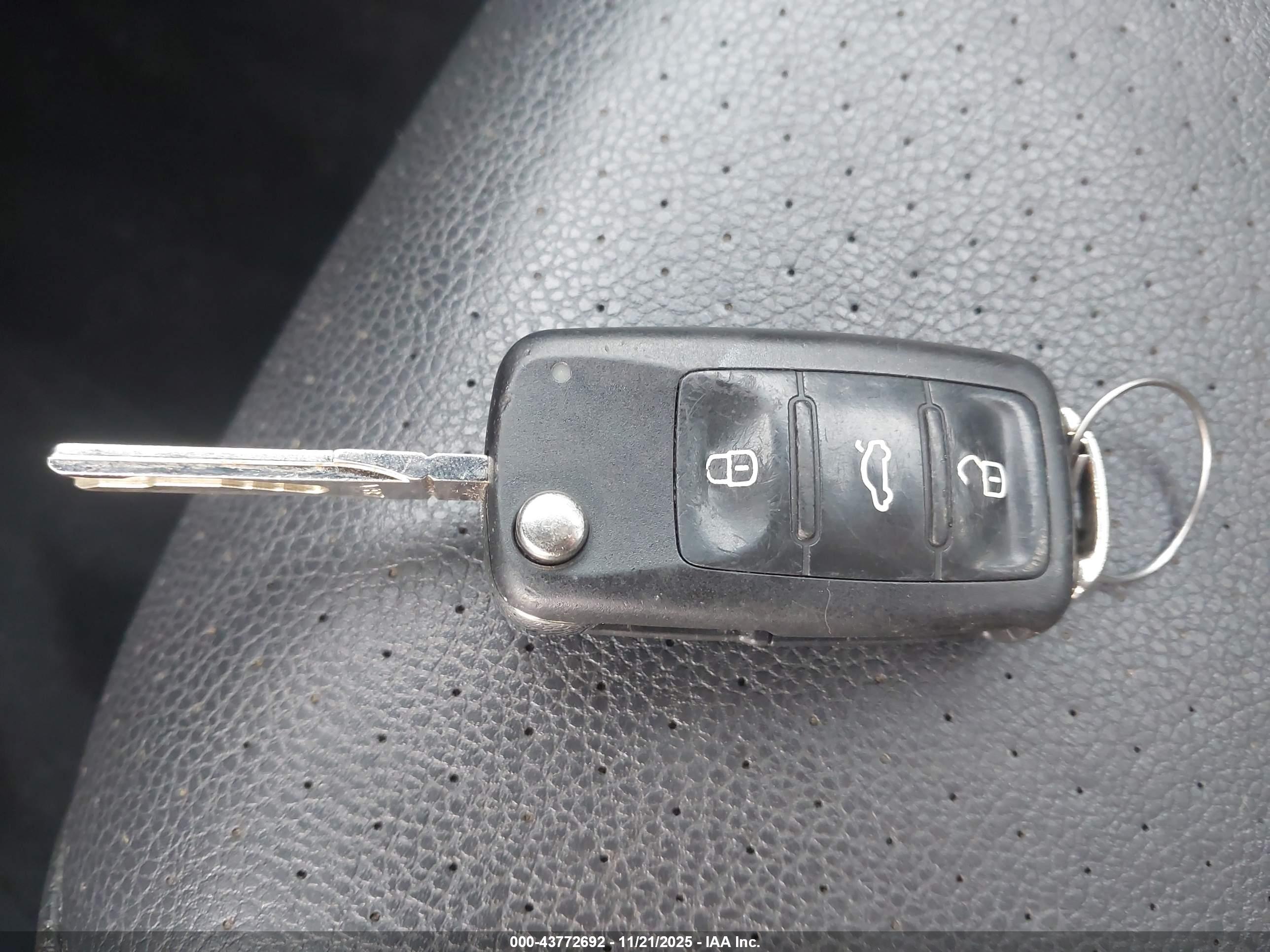 VOLKSWAGEN JETTA image 11