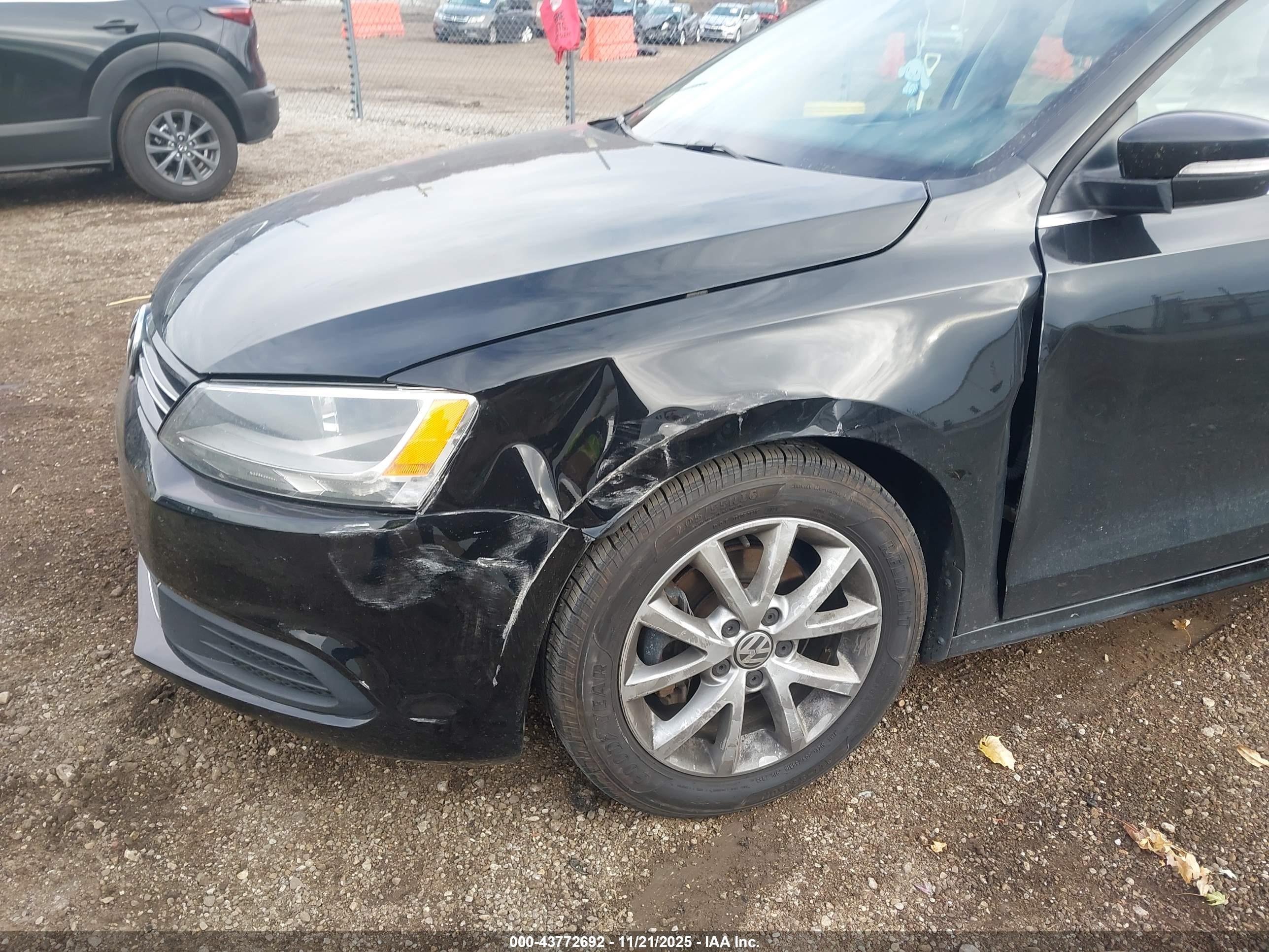 VOLKSWAGEN JETTA image 6