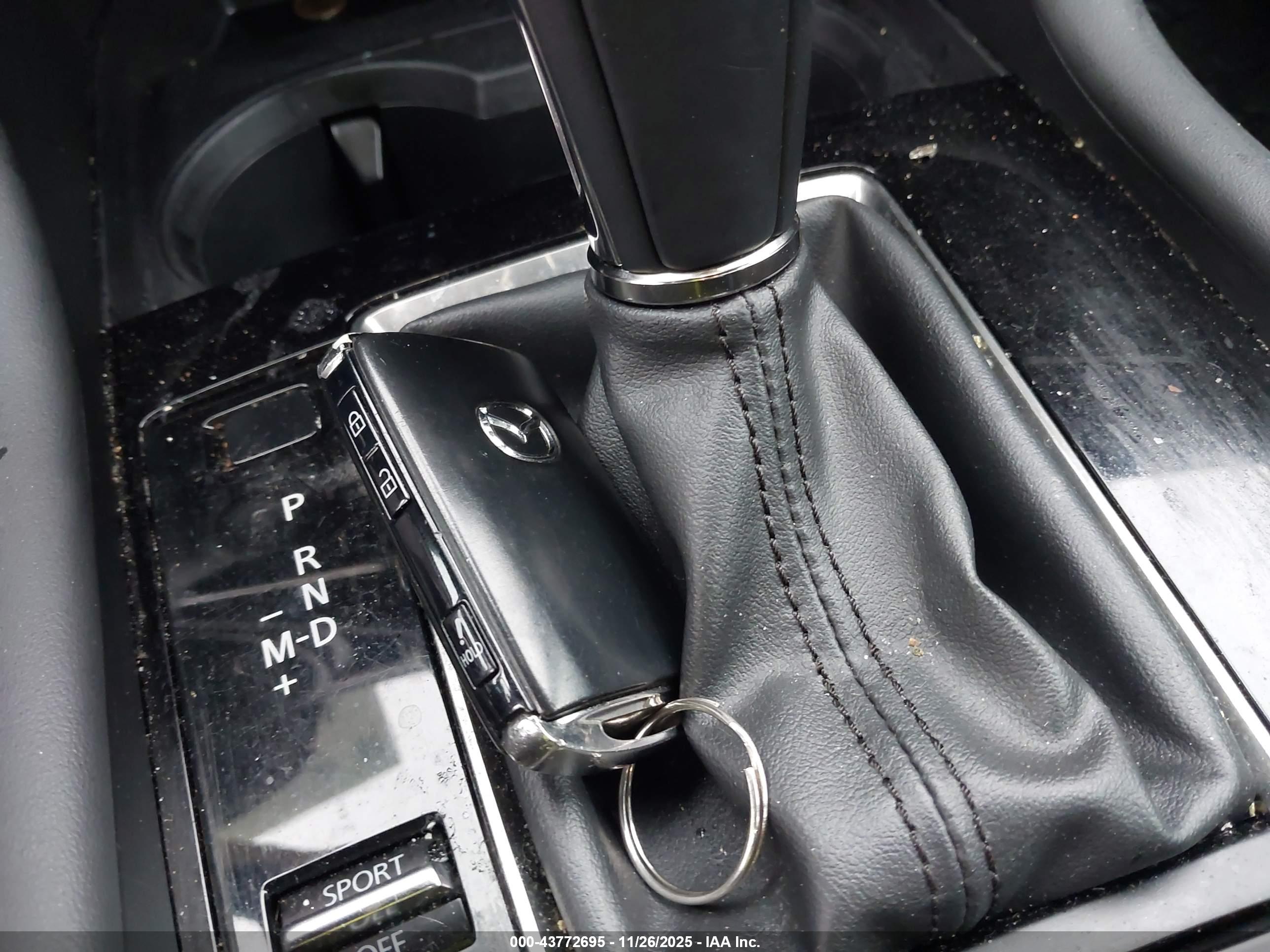 MAZDA MAZDA3 image 11