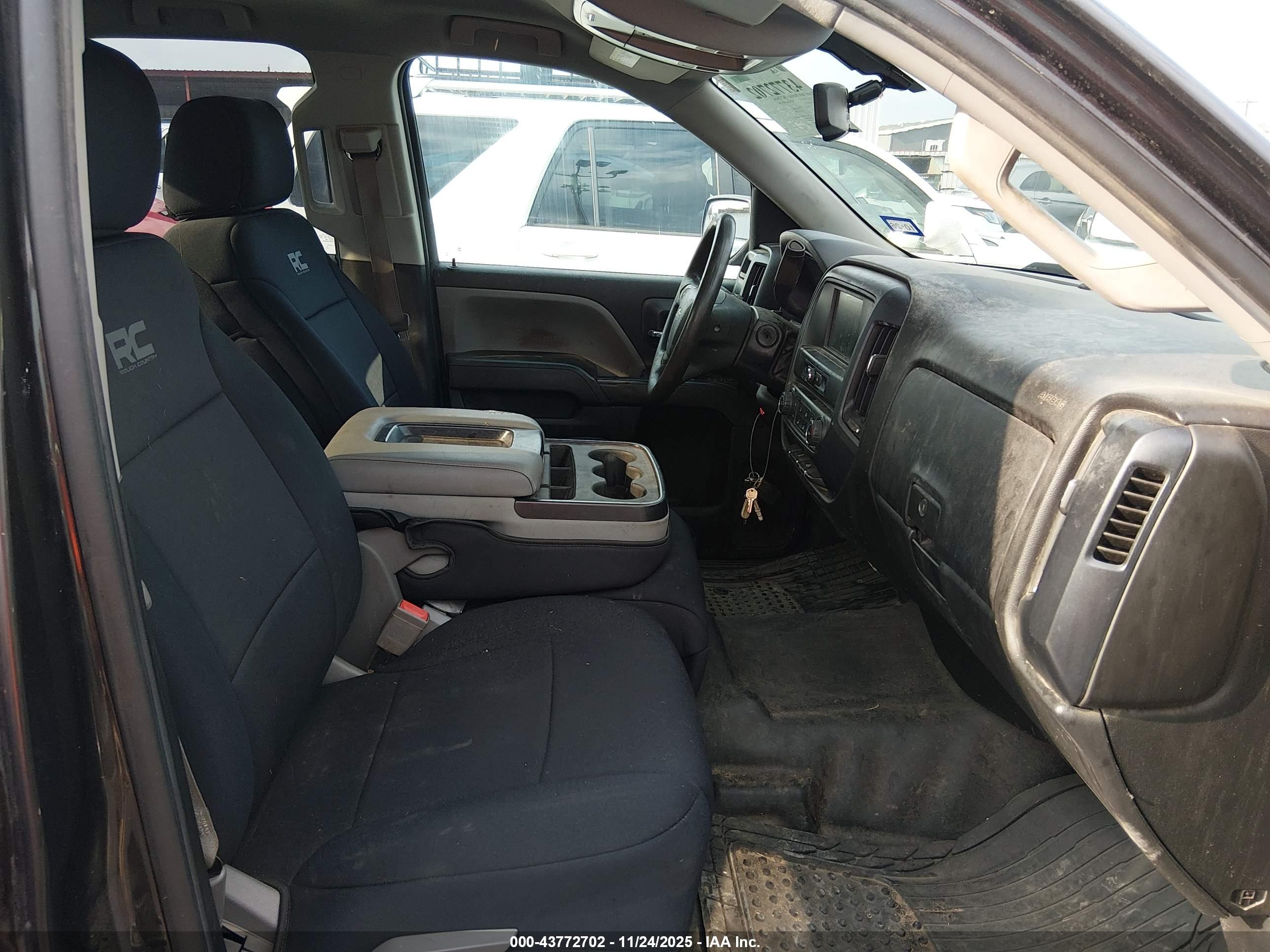 CHEVROLET SILVERADO image 5