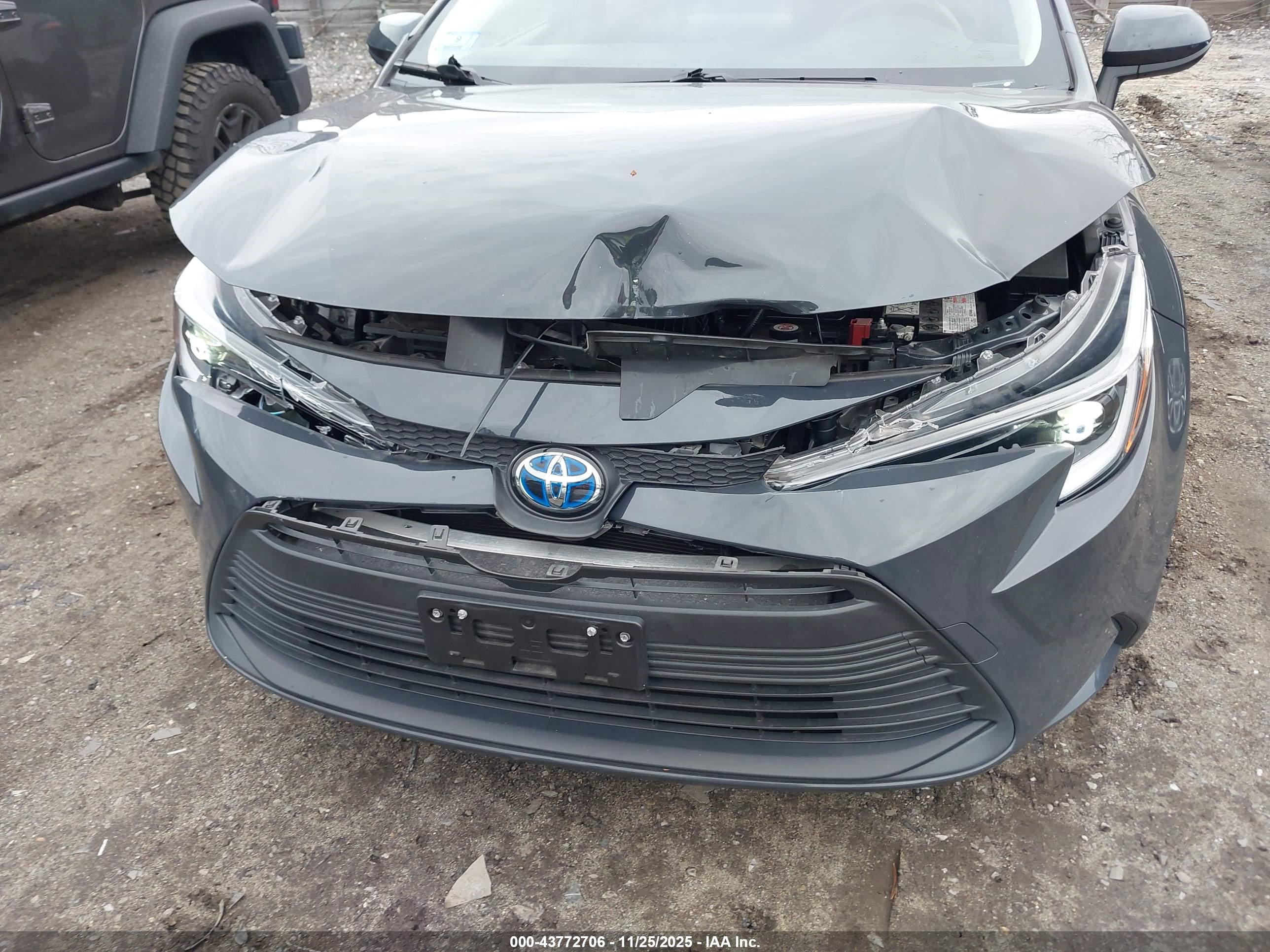 TOYOTA COROLLA image 6