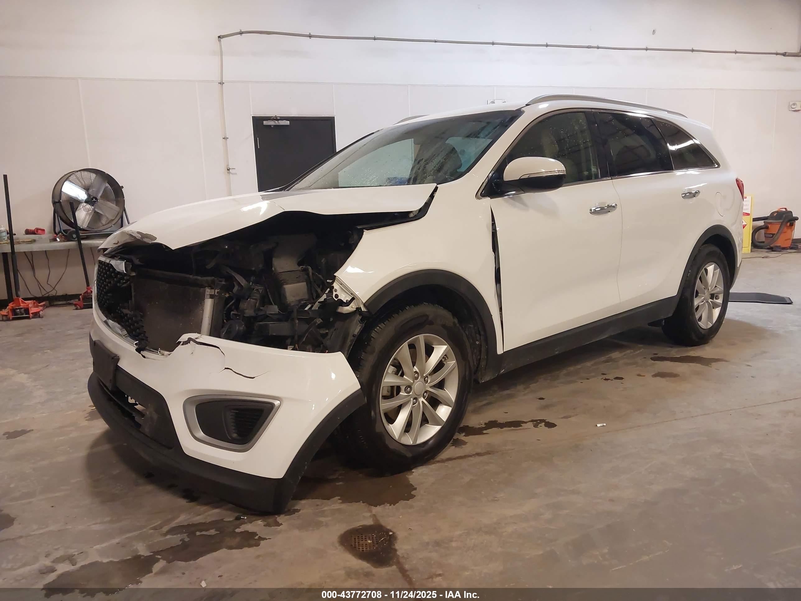KIA SORENTO image 2