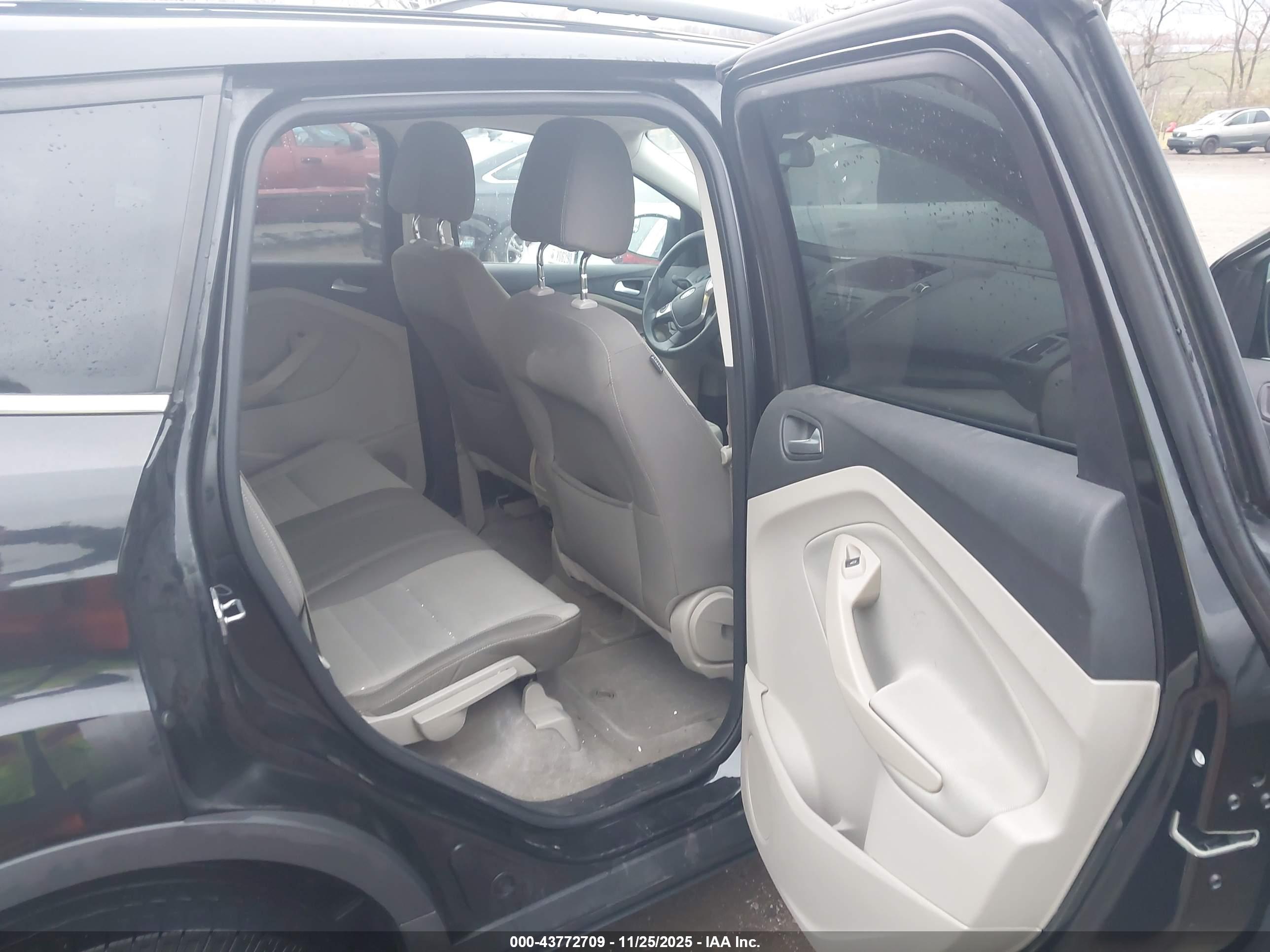 FORD ESCAPE image 8