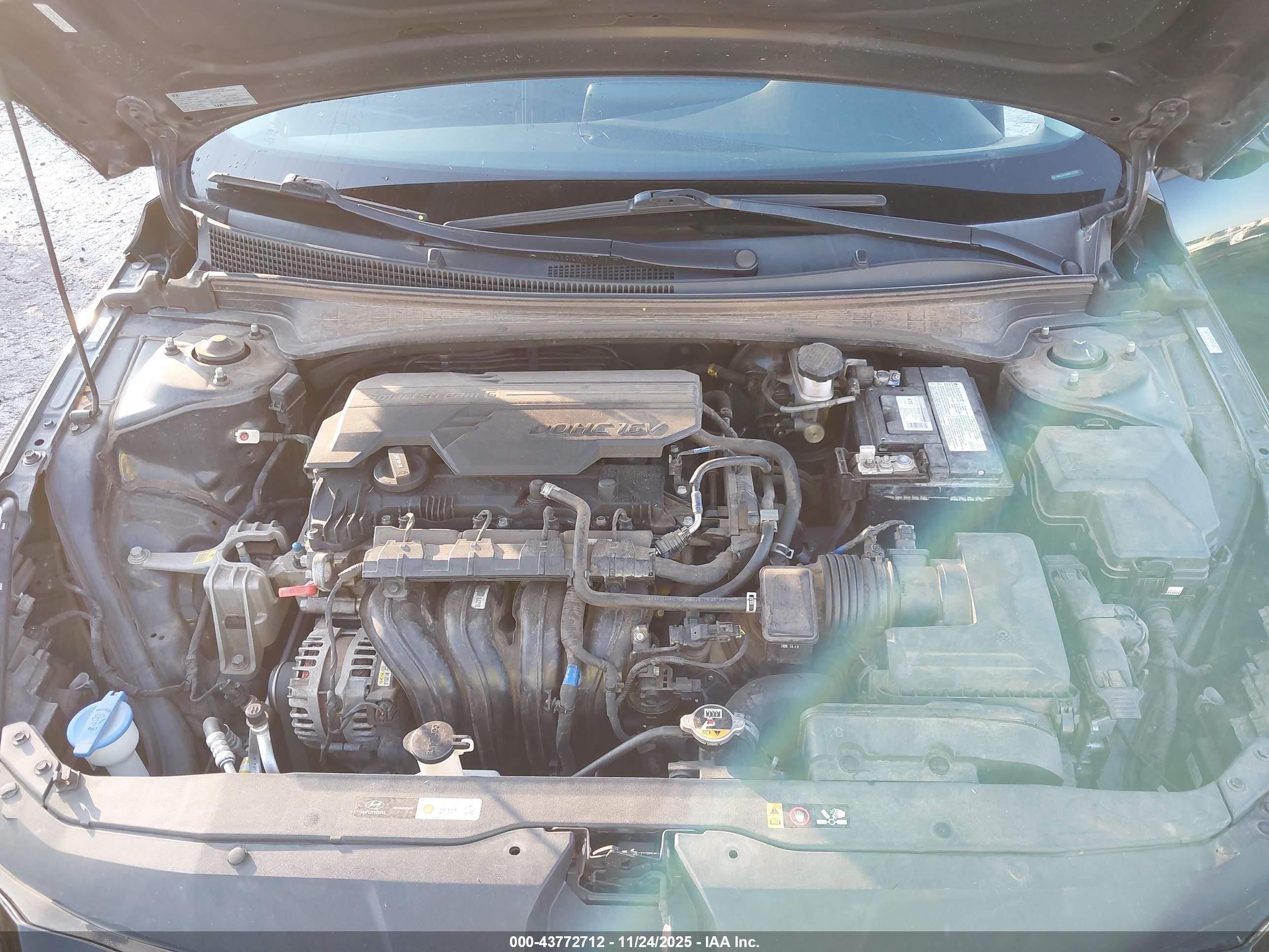 HYUNDAI ELANTRA image 10