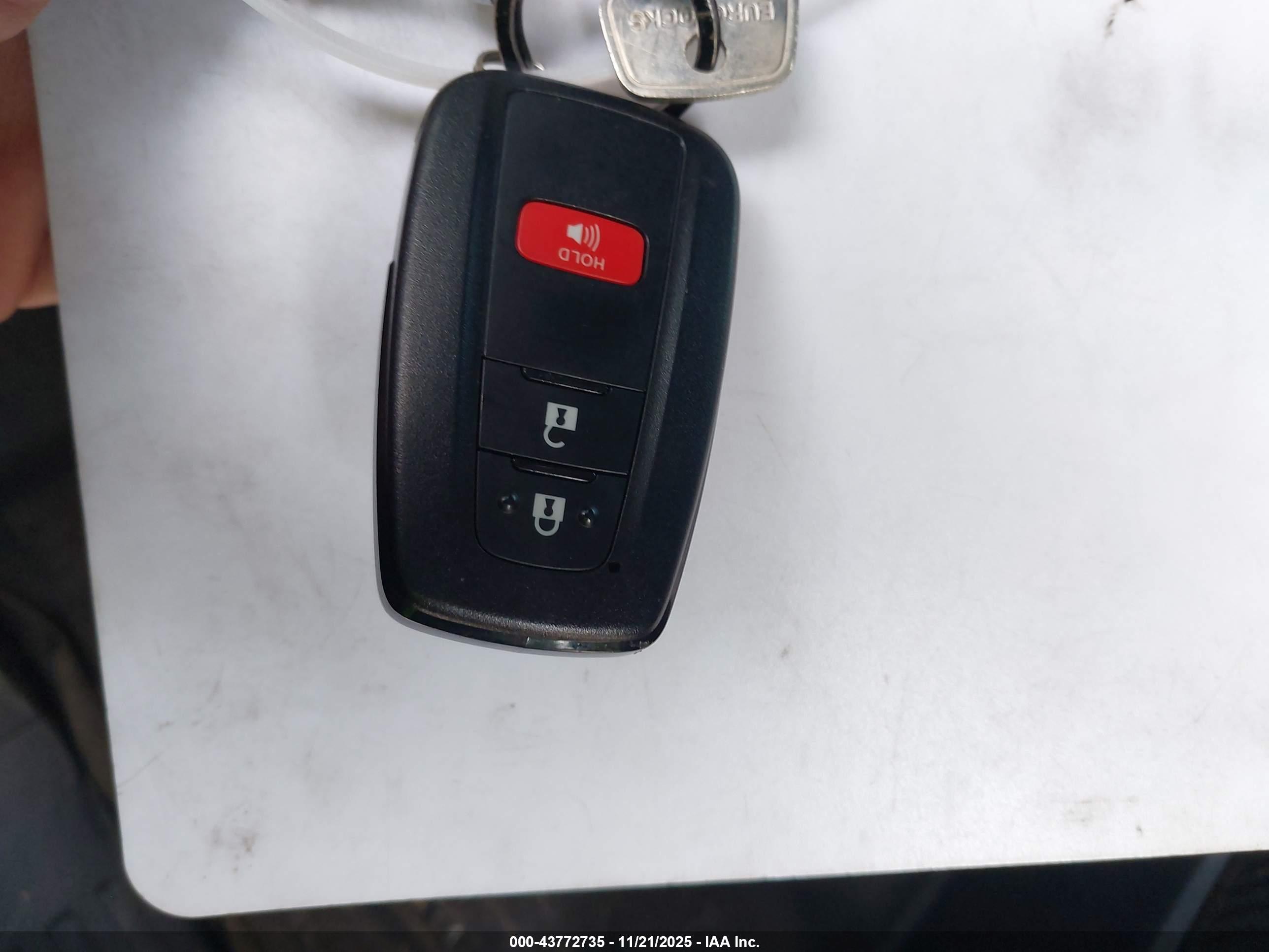 TOYOTA 4RUNNER image 11