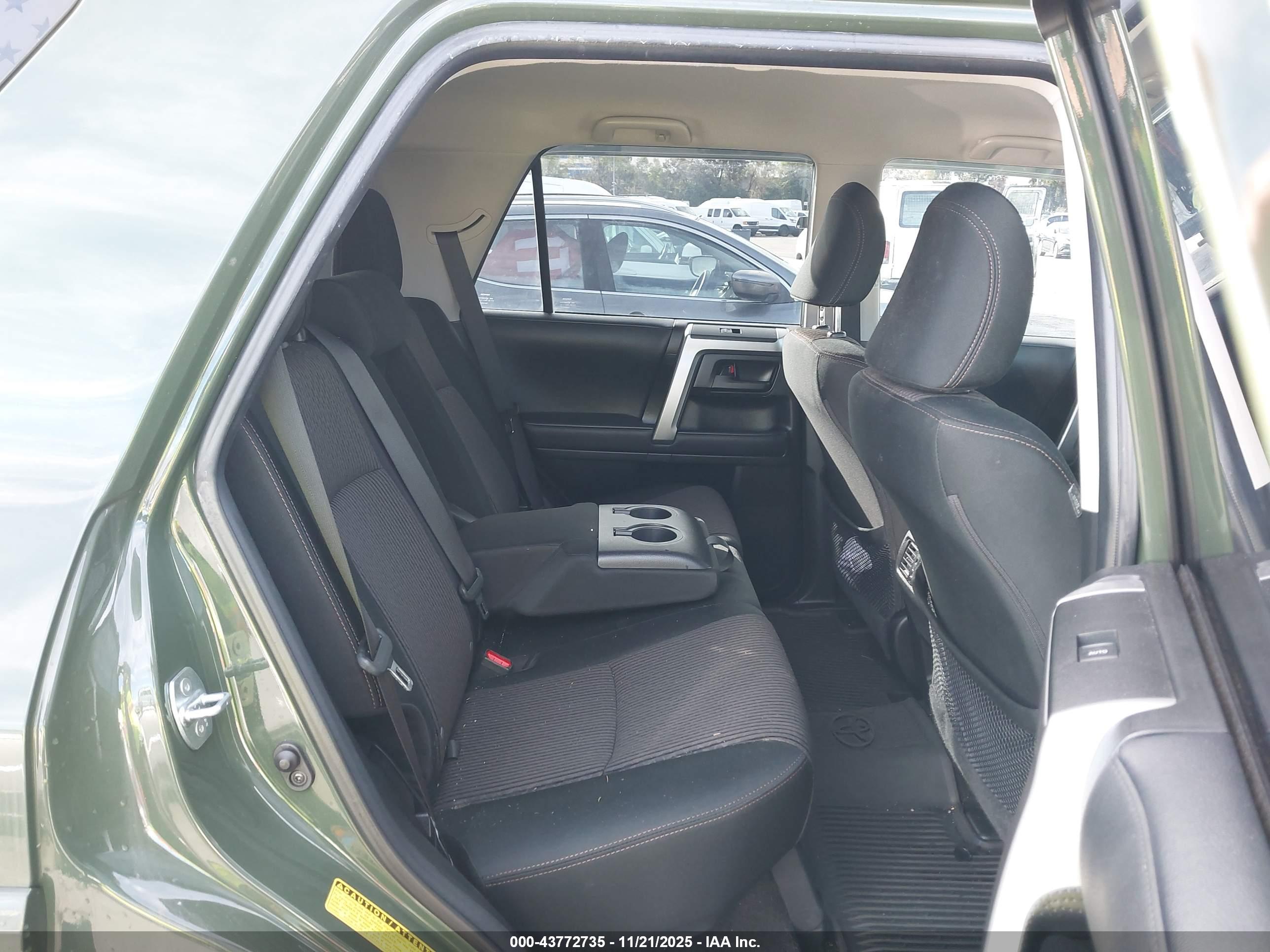 TOYOTA 4RUNNER image 8