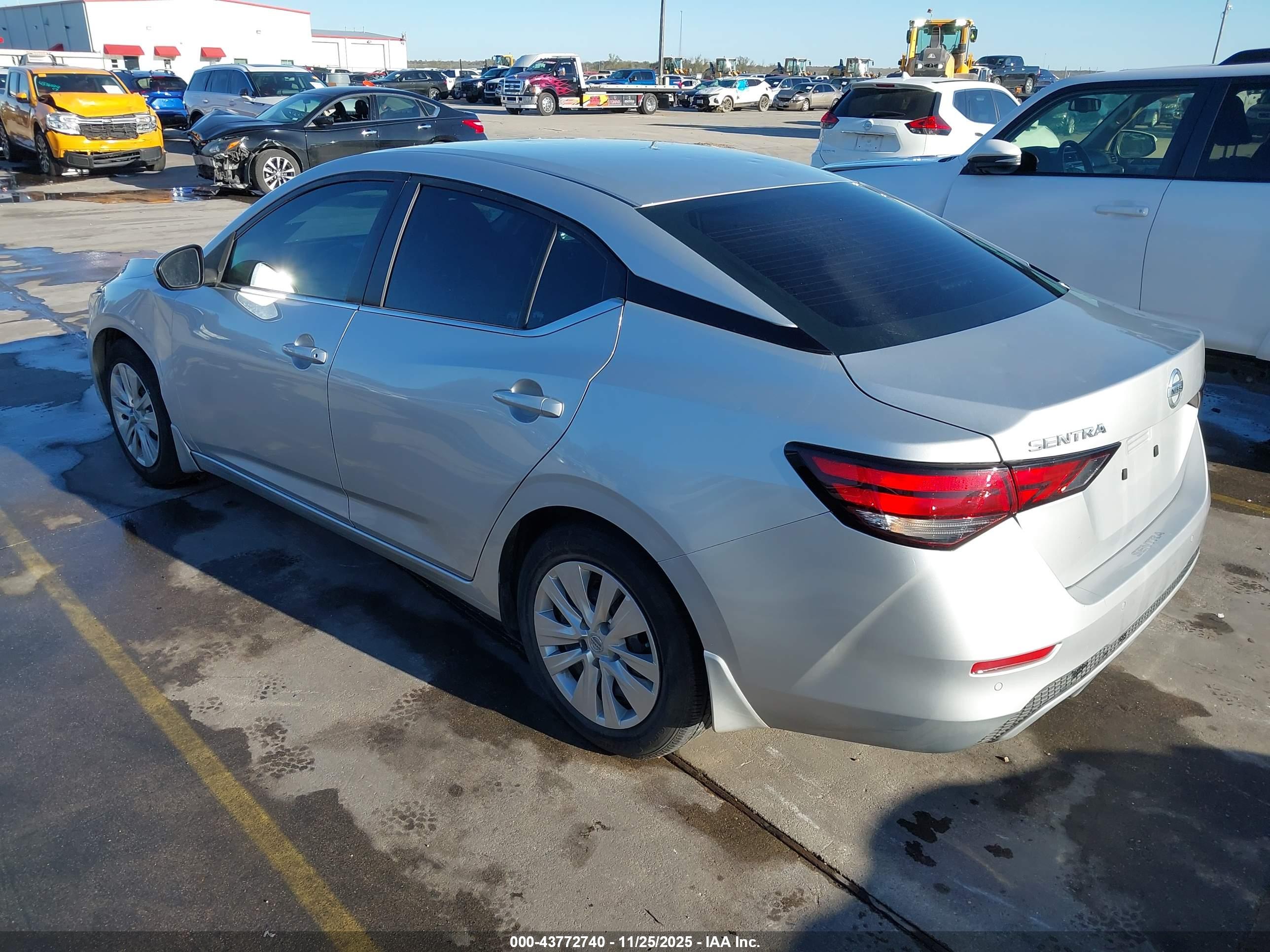 NISSAN SENTRA image 3