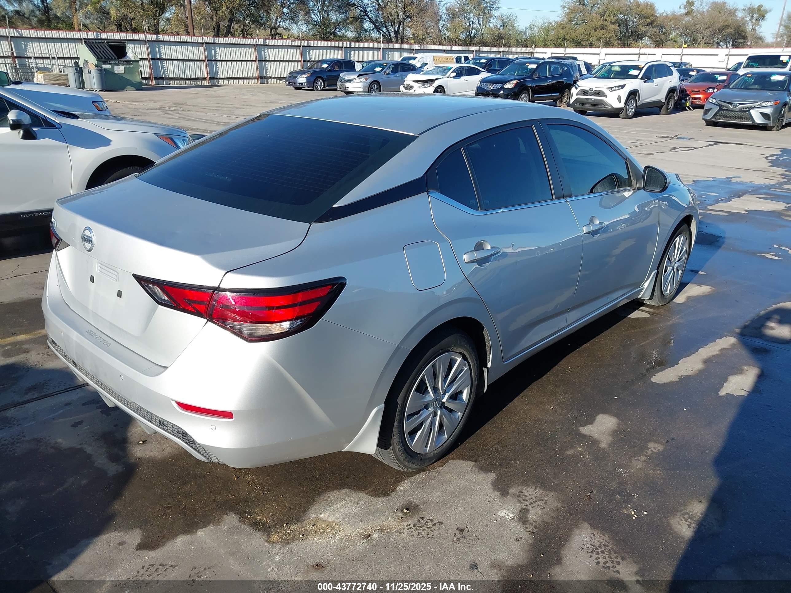 NISSAN SENTRA image 4