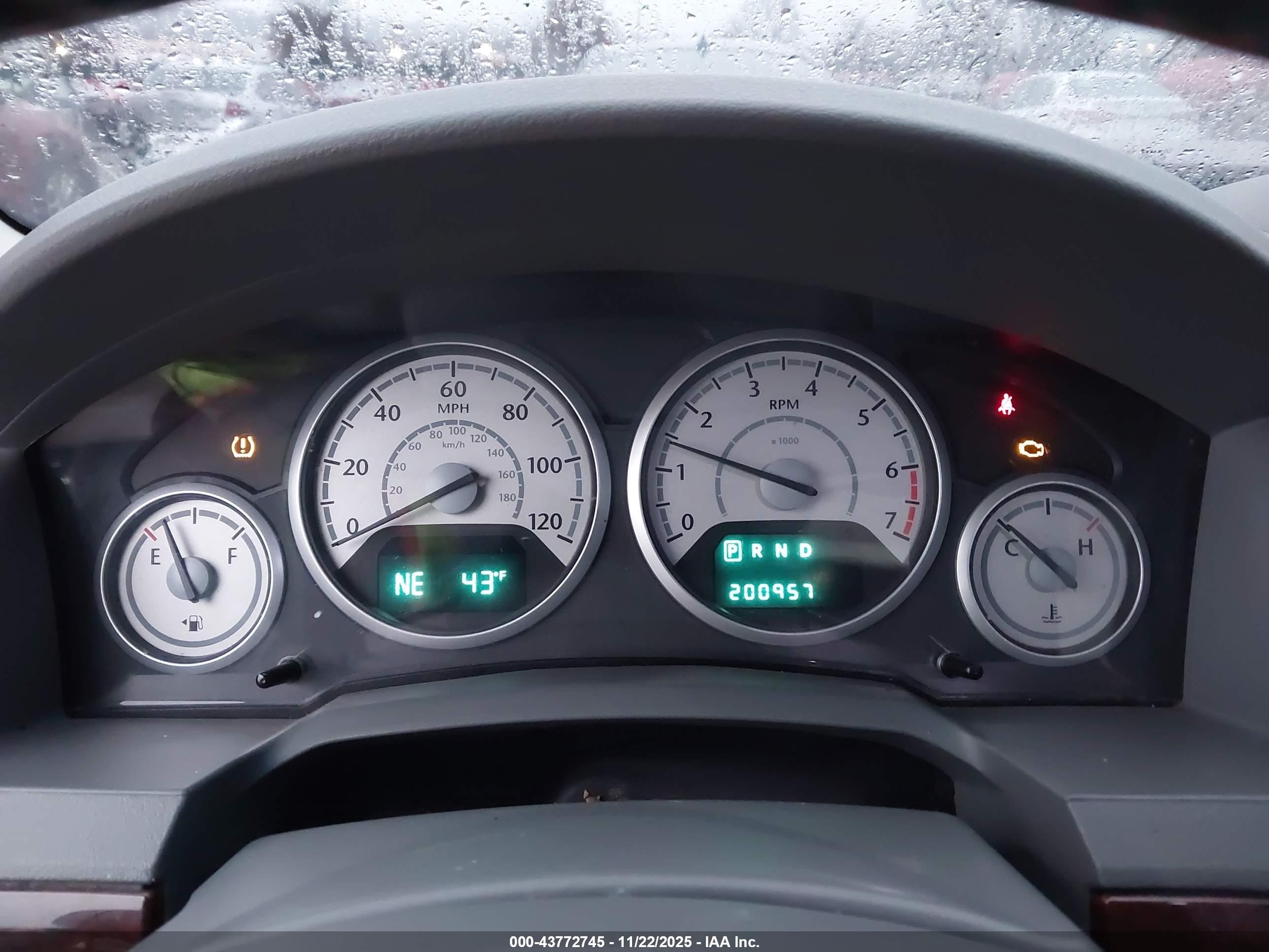 CHRYSLER TOWN image 7