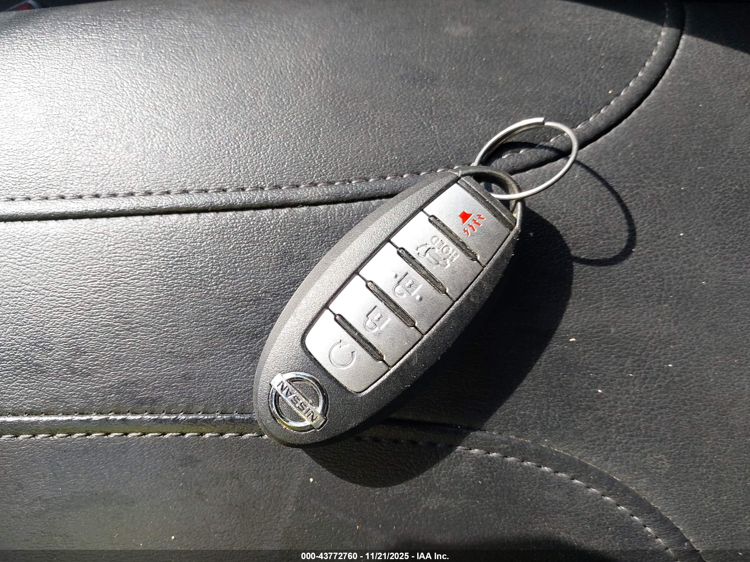 NISSAN ROGUE image 11
