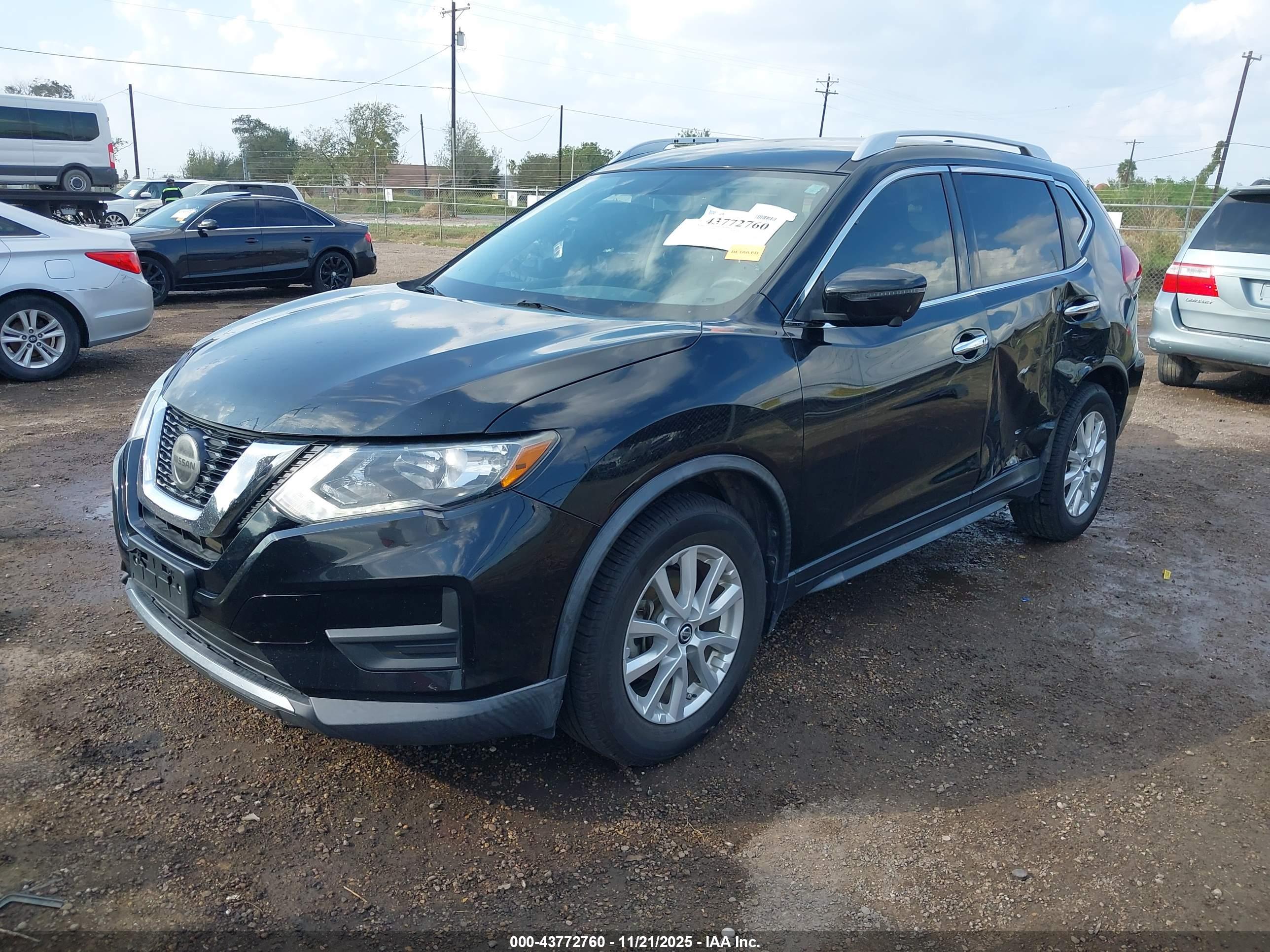 NISSAN ROGUE image 2