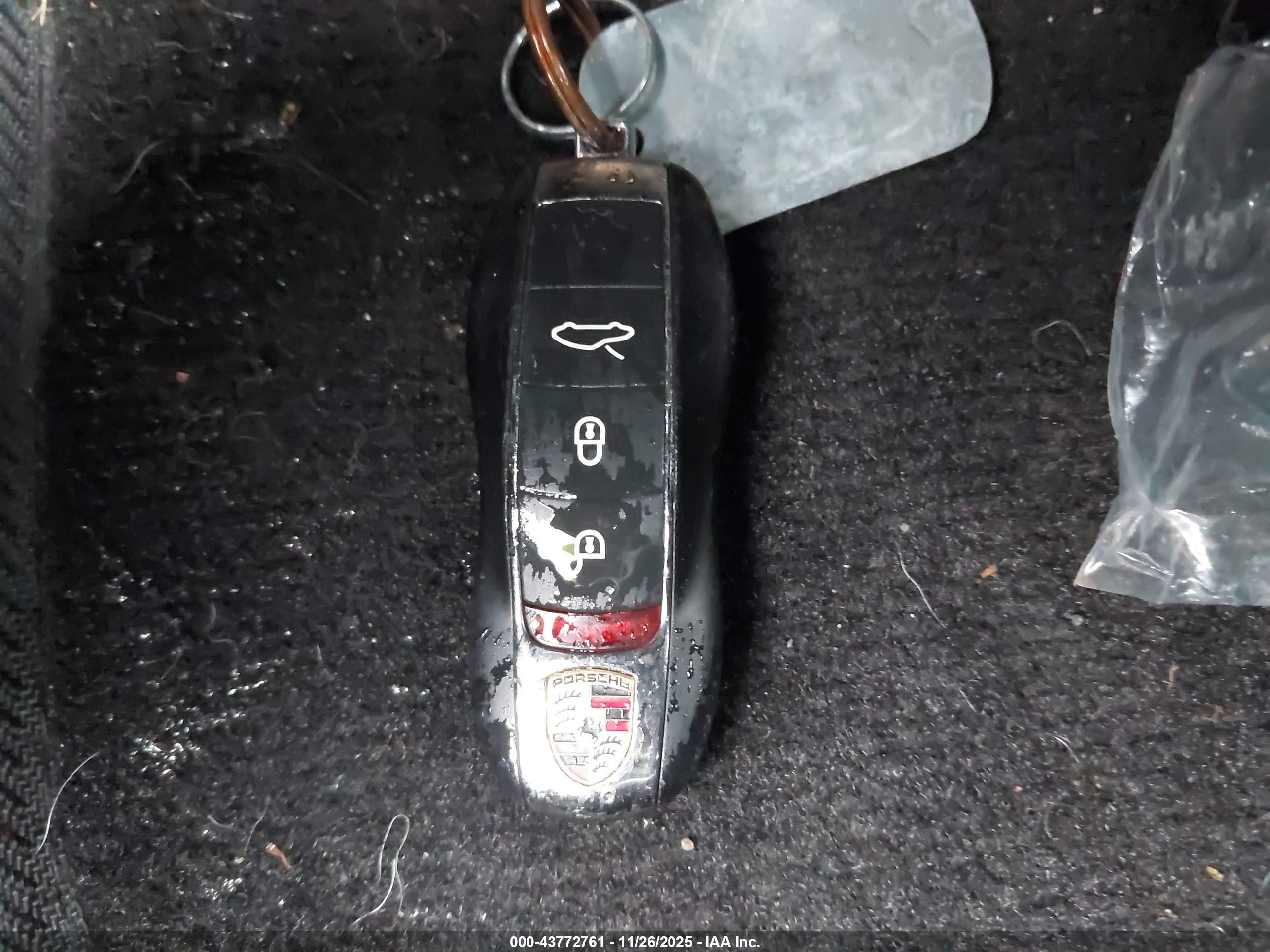 PORSCHE 911 image 11